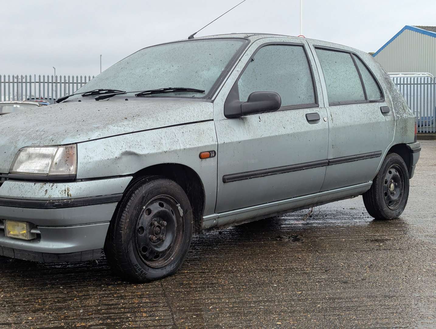 <p>1991 RENAULT CLIO RT AUTO</p>