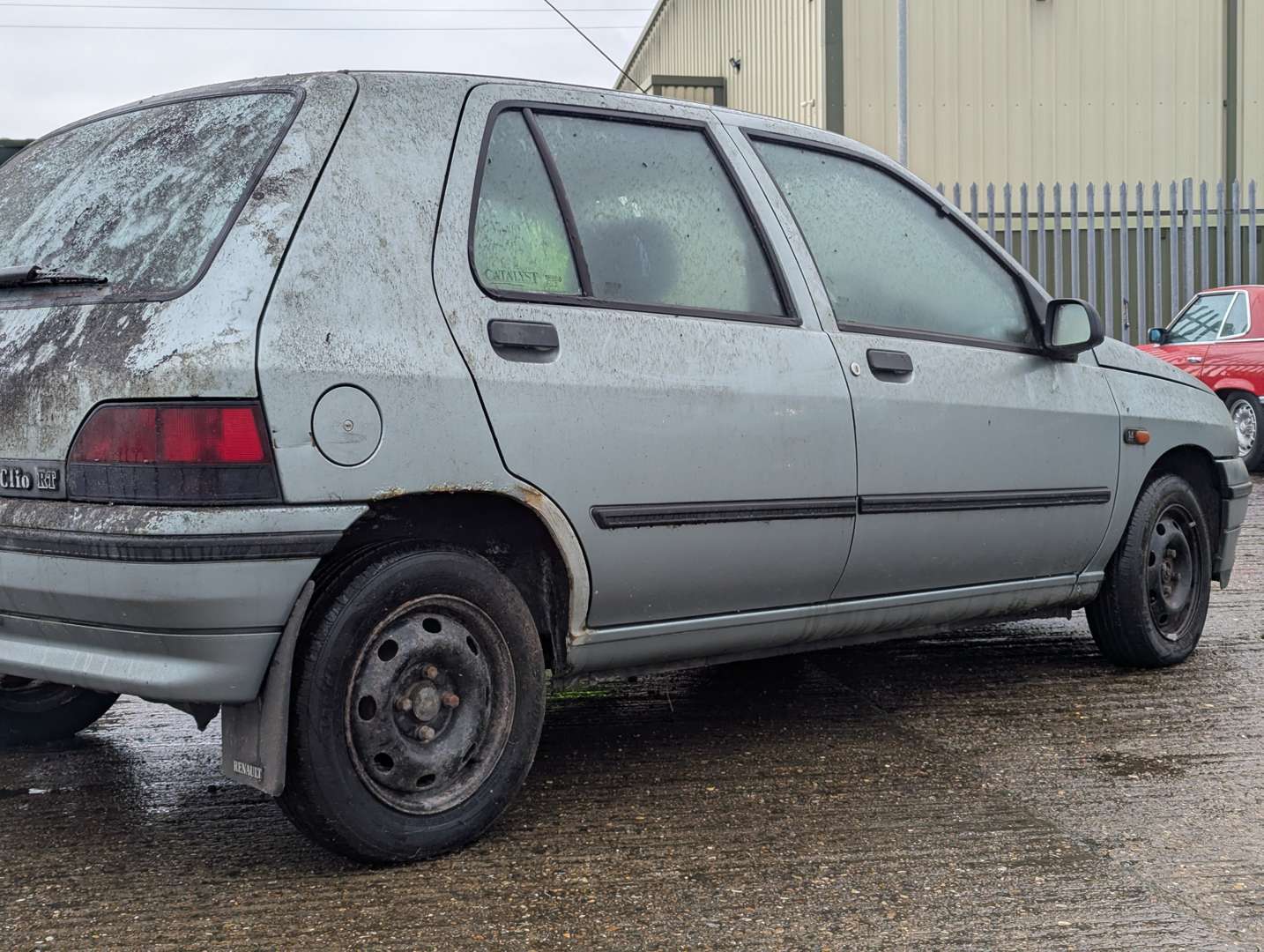 <p>1991 RENAULT CLIO RT AUTO</p>