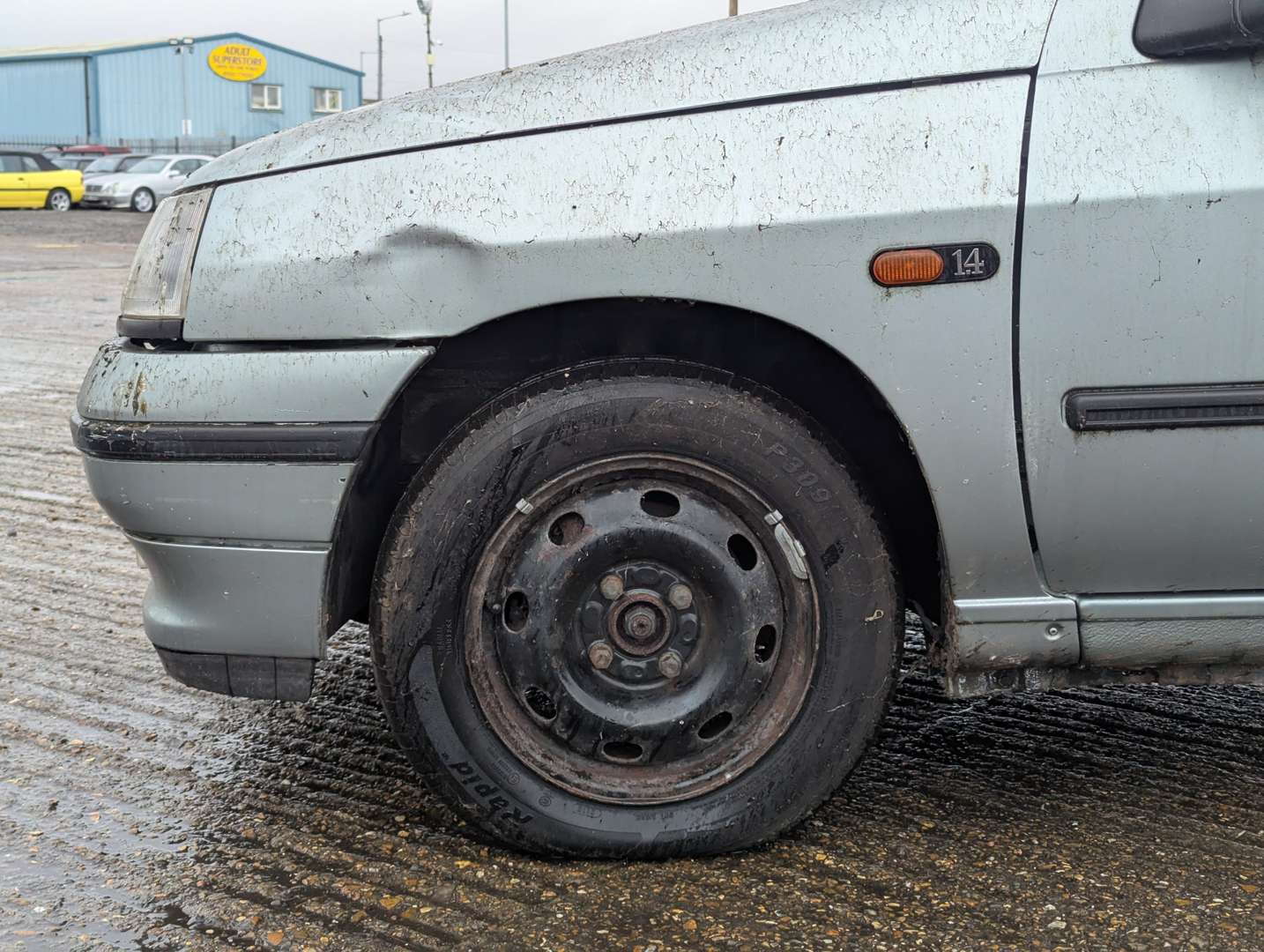 <p>1991 RENAULT CLIO RT AUTO</p>