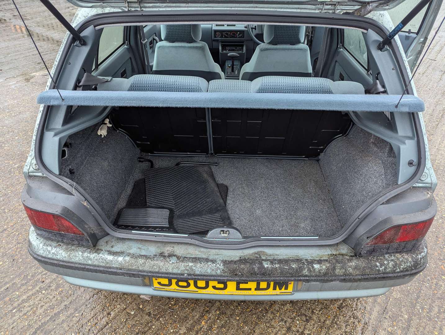 <p>1991 RENAULT CLIO RT AUTO</p>