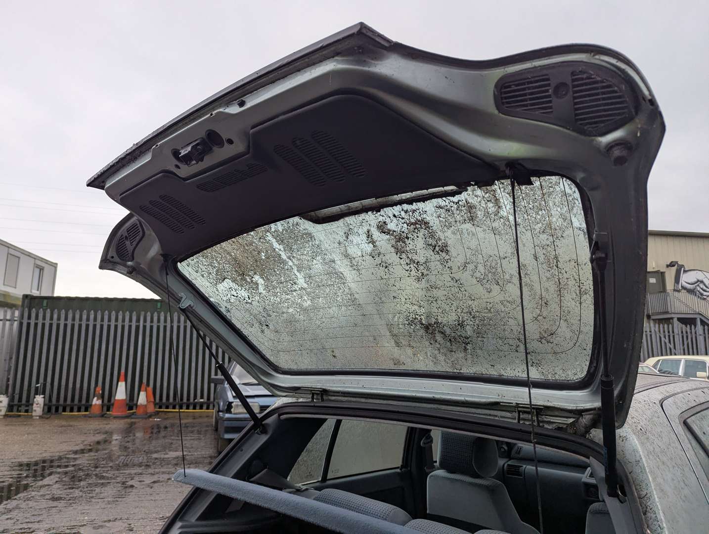 <p>1991 RENAULT CLIO RT AUTO</p>