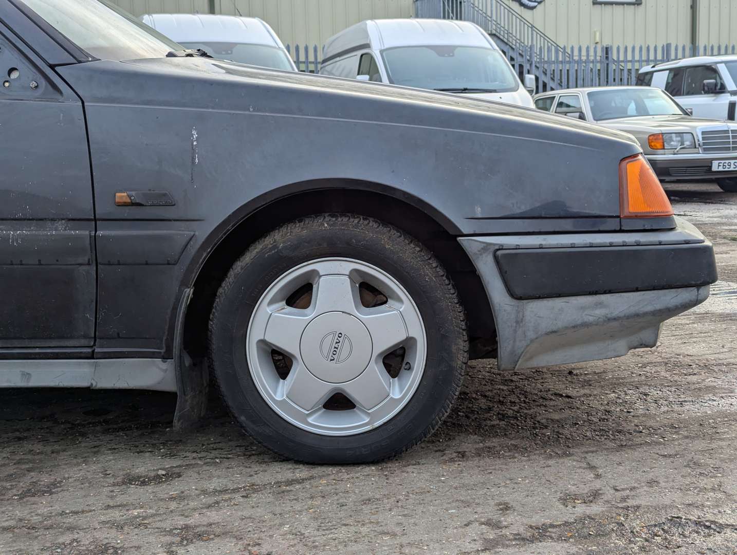 <p>1989 VOLVO 440 GLT</p>