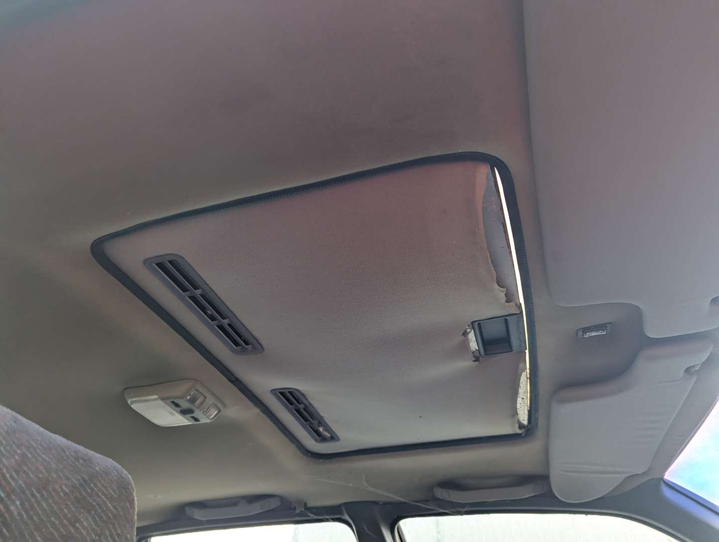 <p>1989 VOLVO 440 GLT</p>