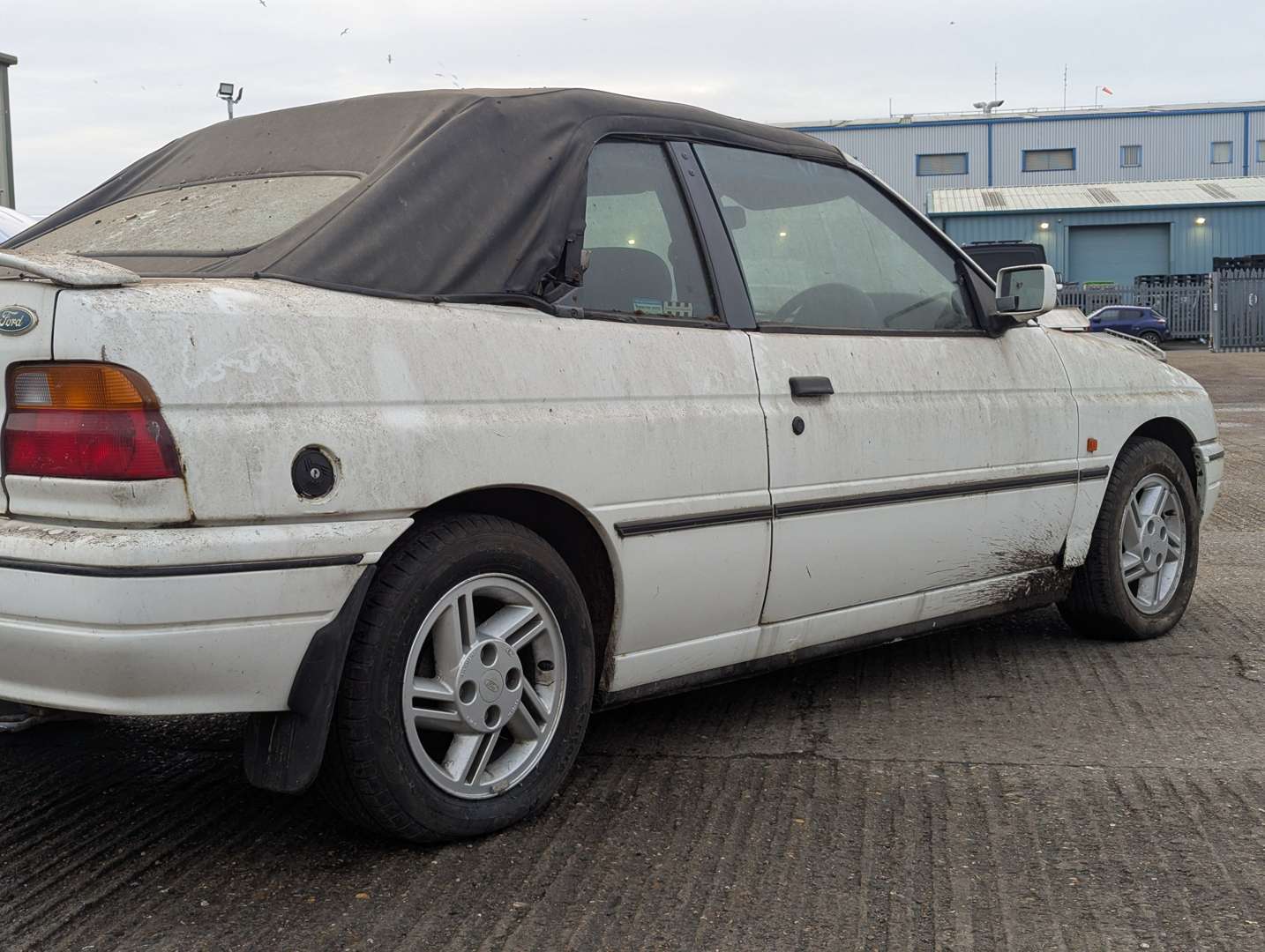 <p>1991 FORD ESCORT 1.6 I CABRIOLET</p>