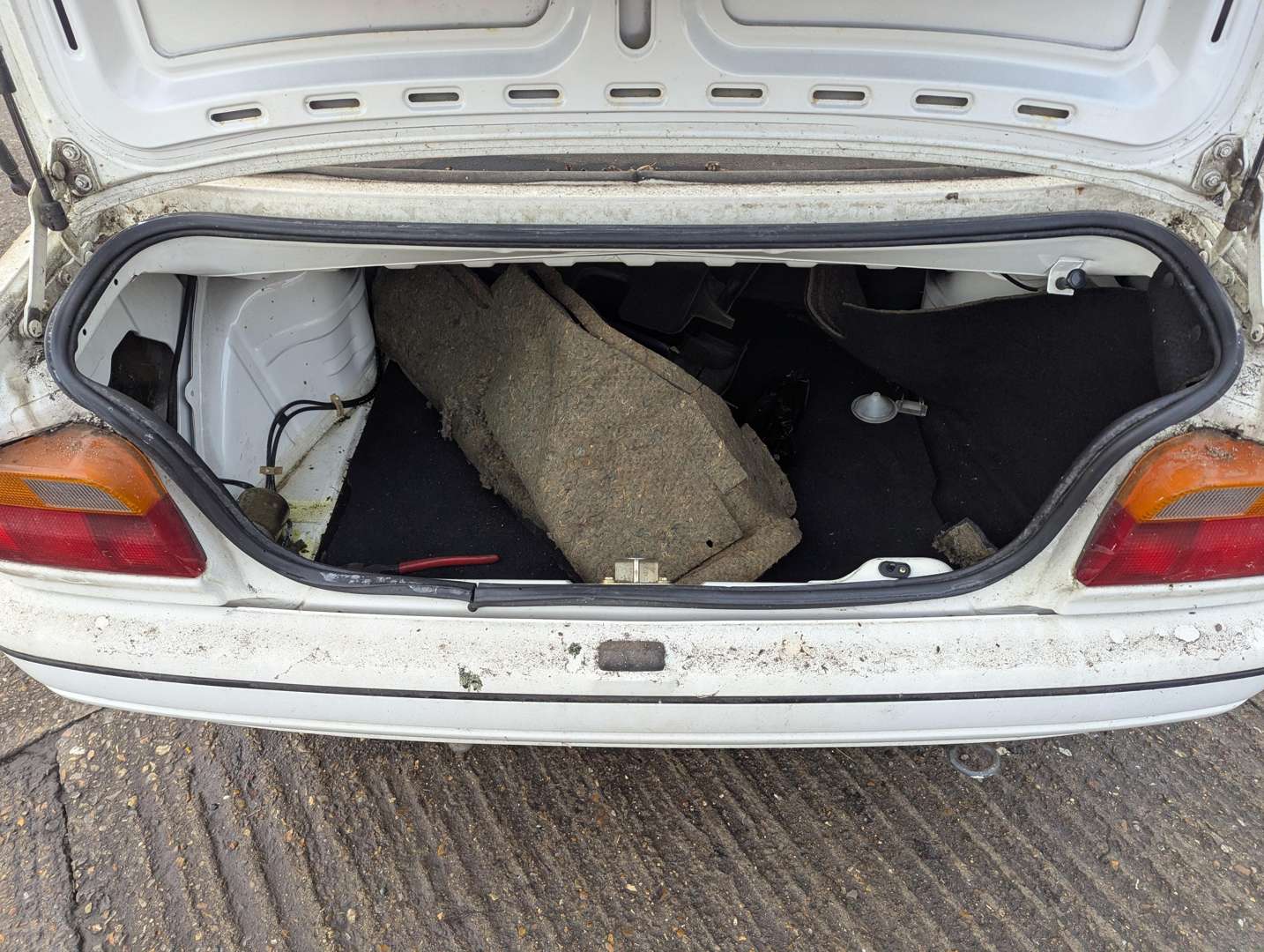 <p>1991 FORD ESCORT 1.6 I CABRIOLET</p>