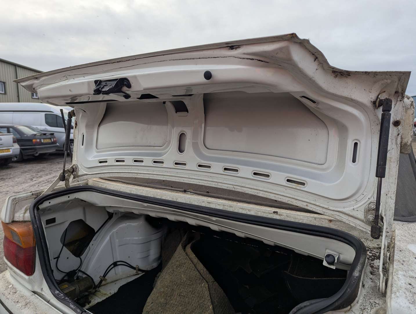 <p>1991 FORD ESCORT 1.6 I CABRIOLET</p>