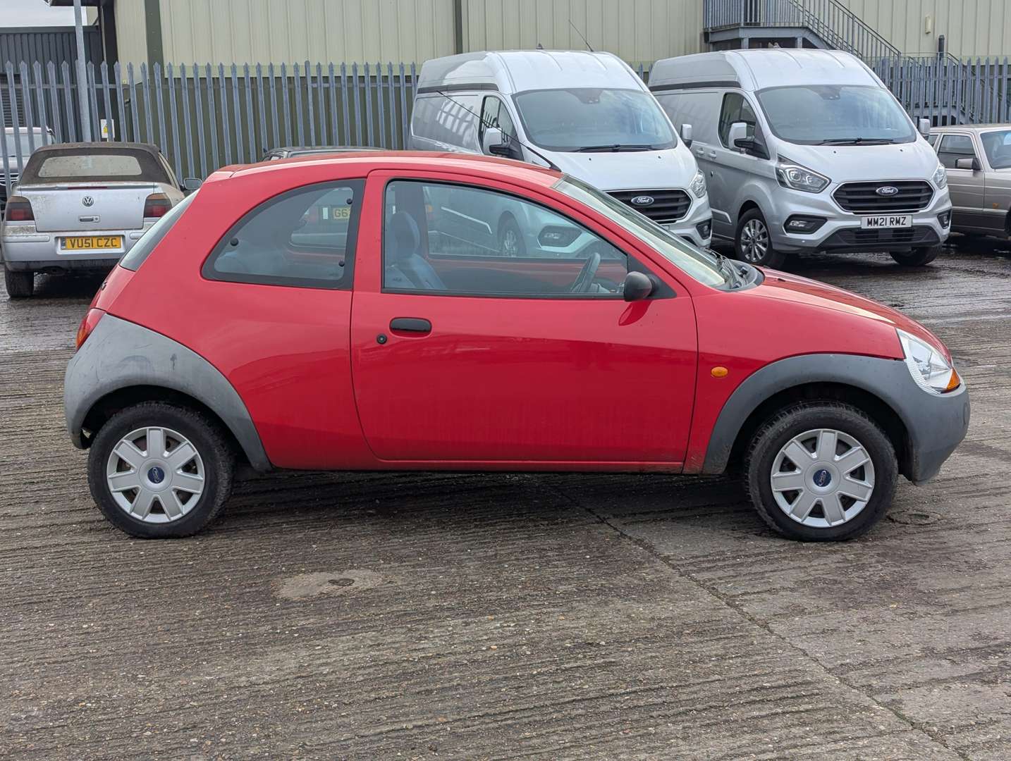 <p>2006 FORD KA DESIGN</p>