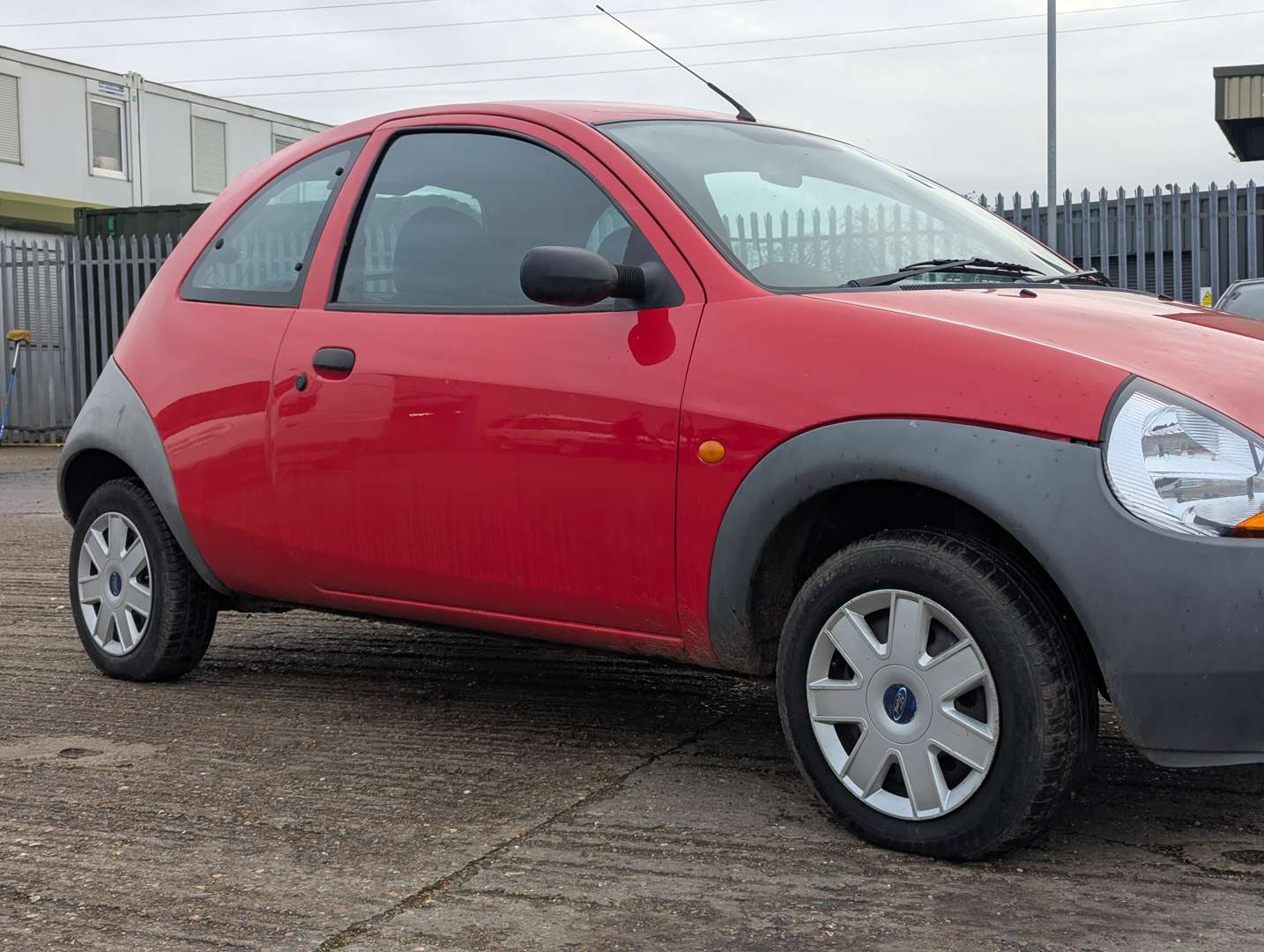 <p>2006 FORD KA DESIGN</p>