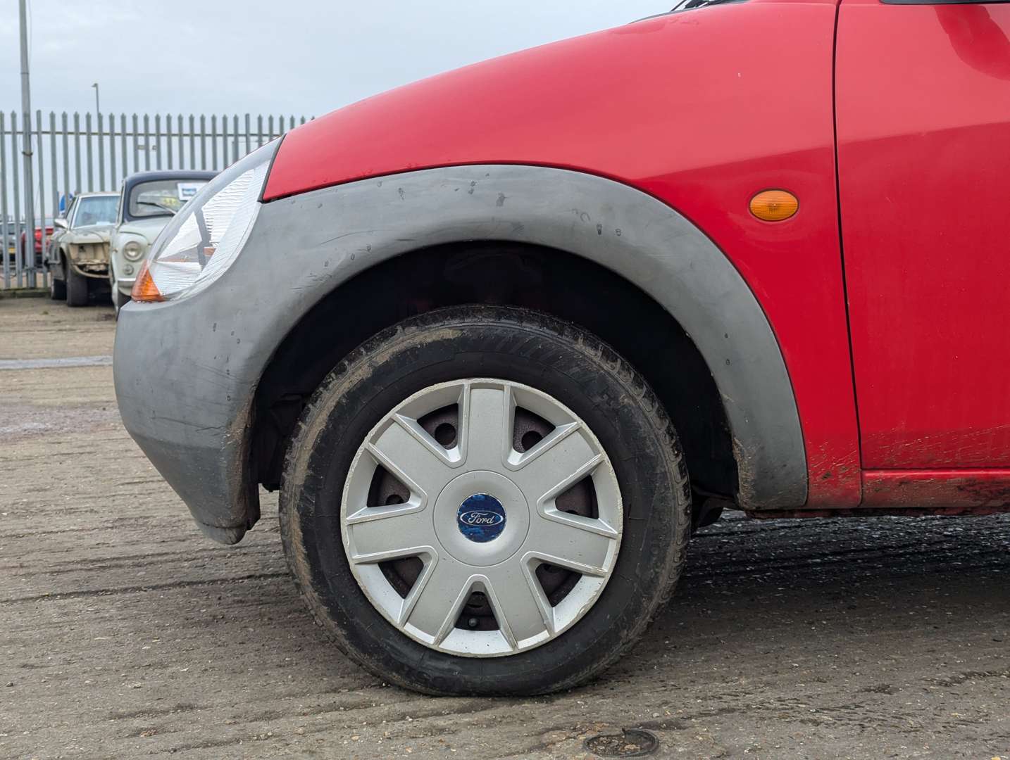 <p>2006 FORD KA DESIGN</p>