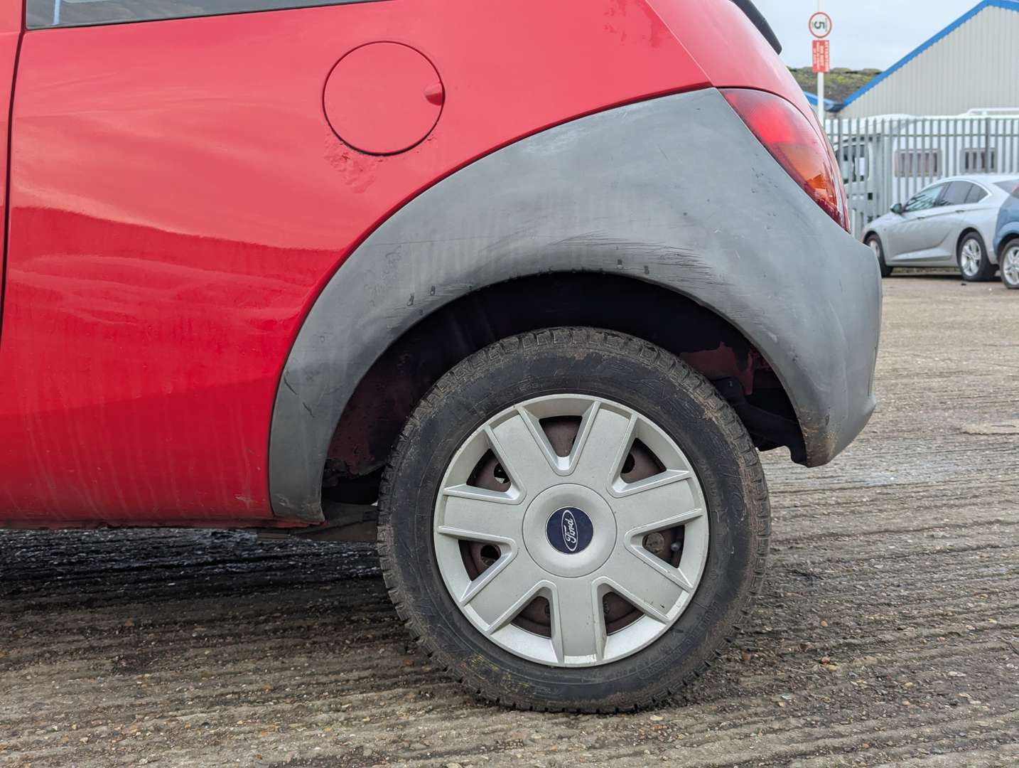 <p>2006 FORD KA DESIGN</p>