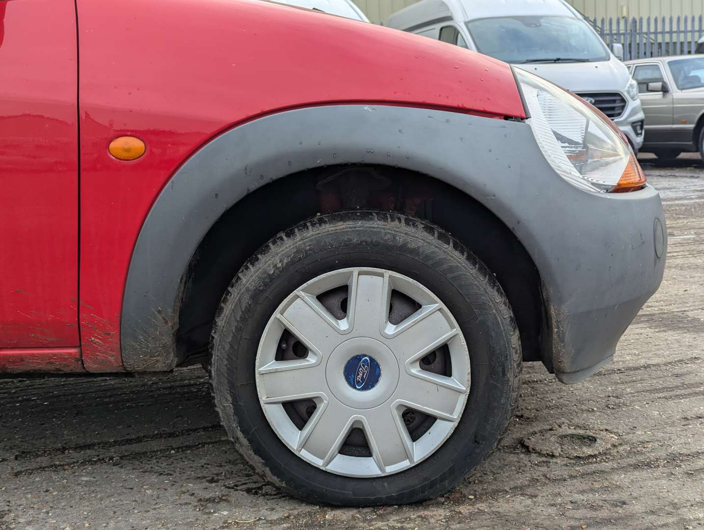 <p>2006 FORD KA DESIGN</p>