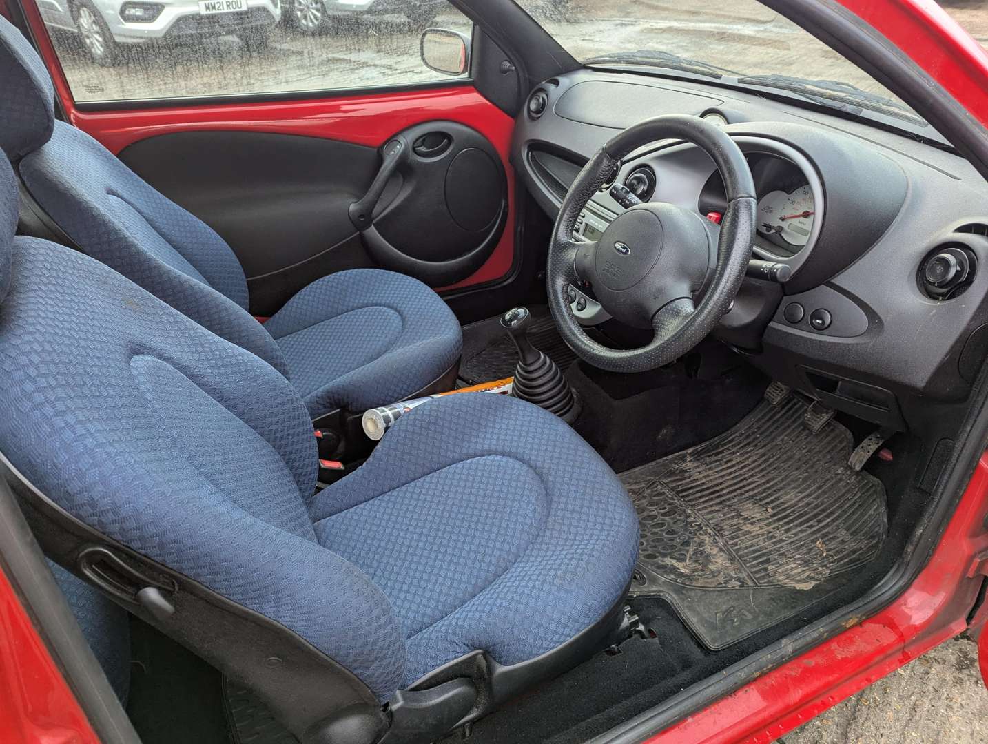 <p>2006 FORD KA DESIGN</p>