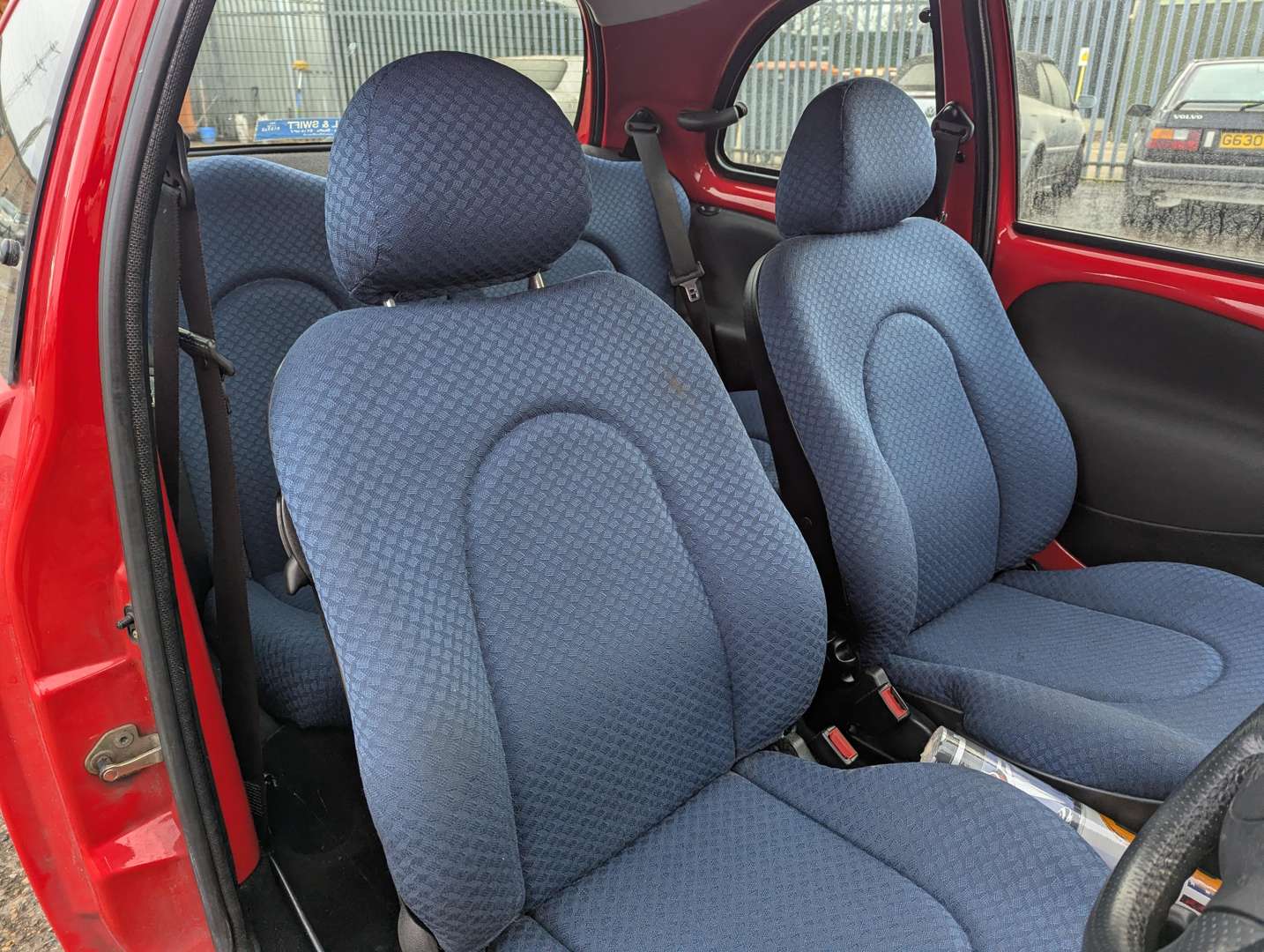 <p>2006 FORD KA DESIGN</p>