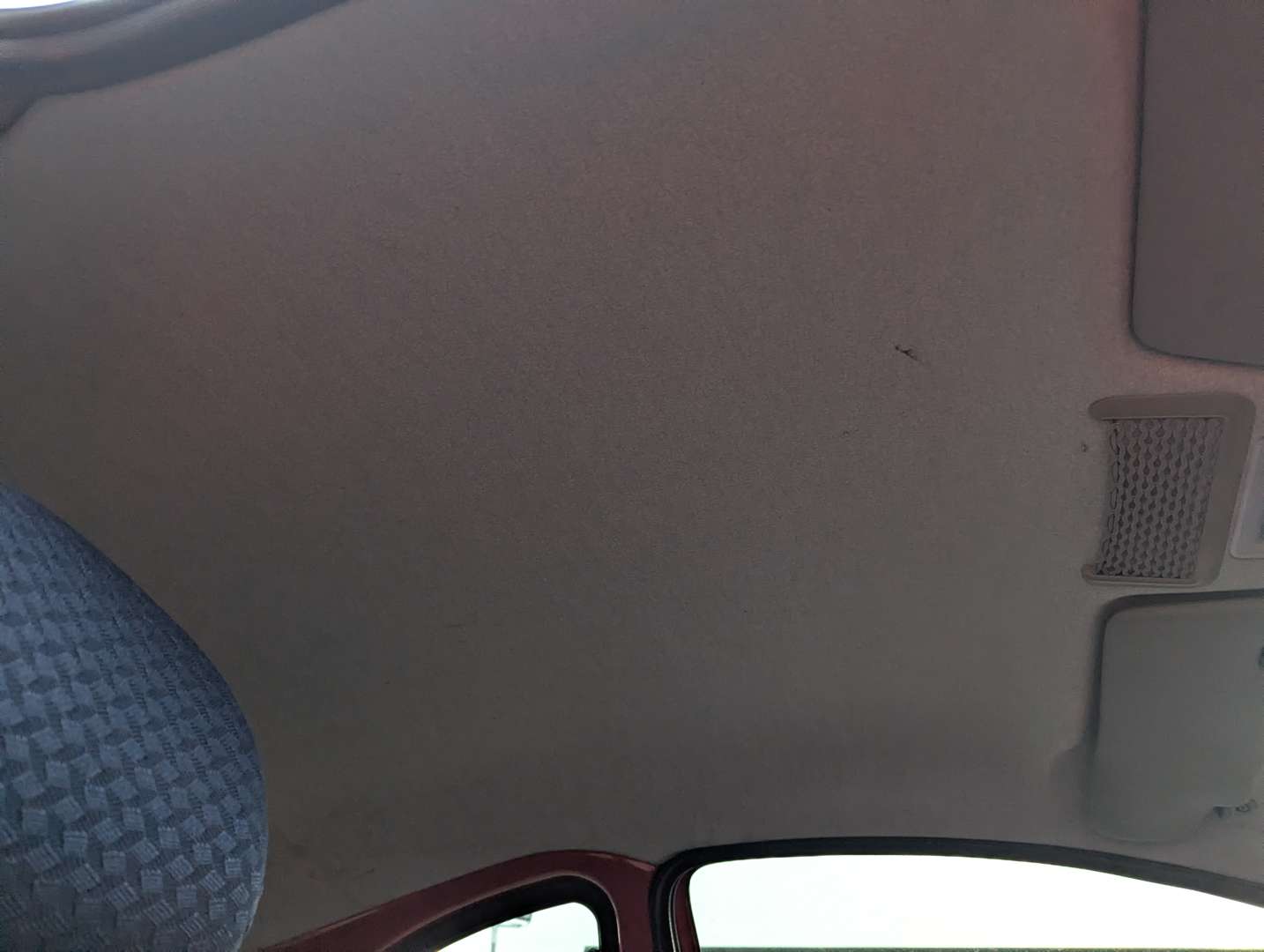 <p>2006 FORD KA DESIGN</p>