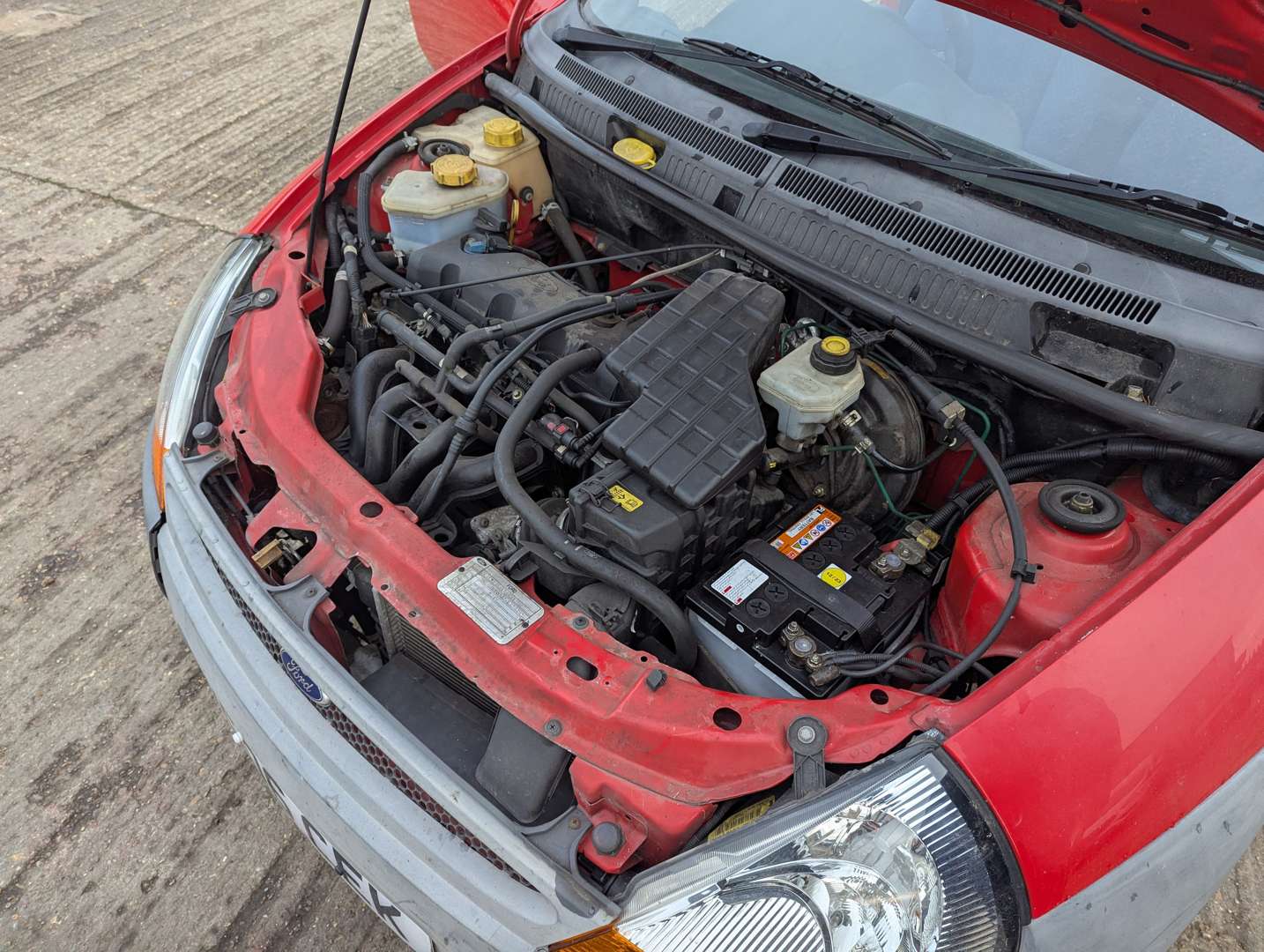 <p>2006 FORD KA DESIGN</p>