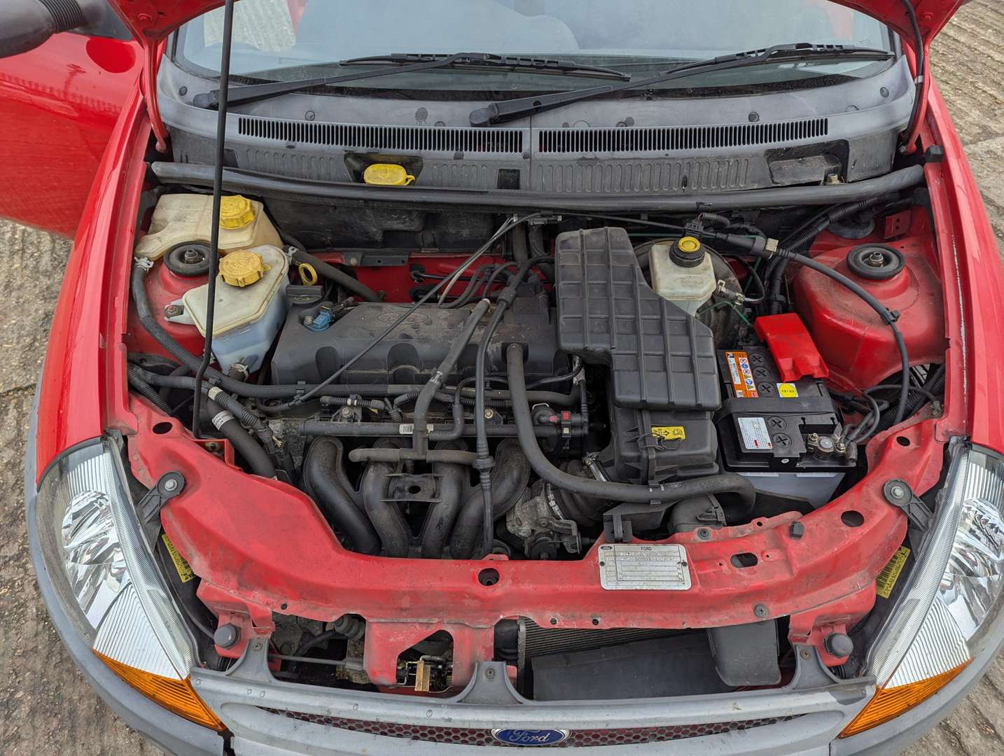 <p>2006 FORD KA DESIGN</p>