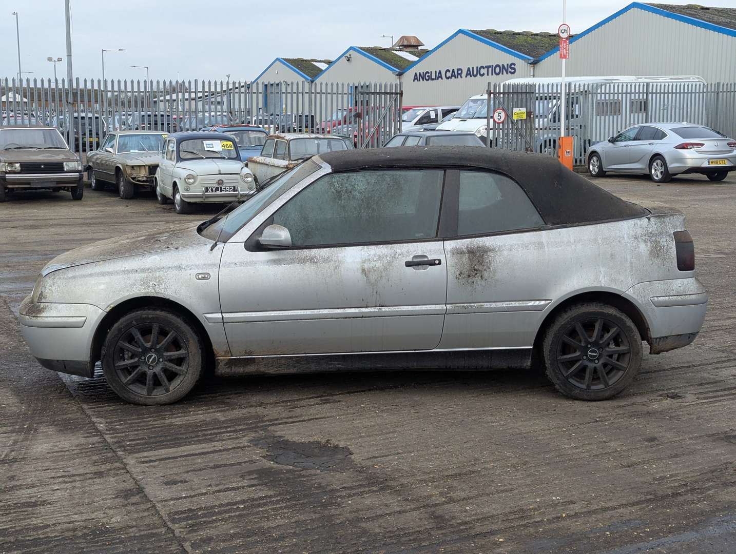 <p>2001 VW GOLF CABRIOLET AVANTGARDE</p>