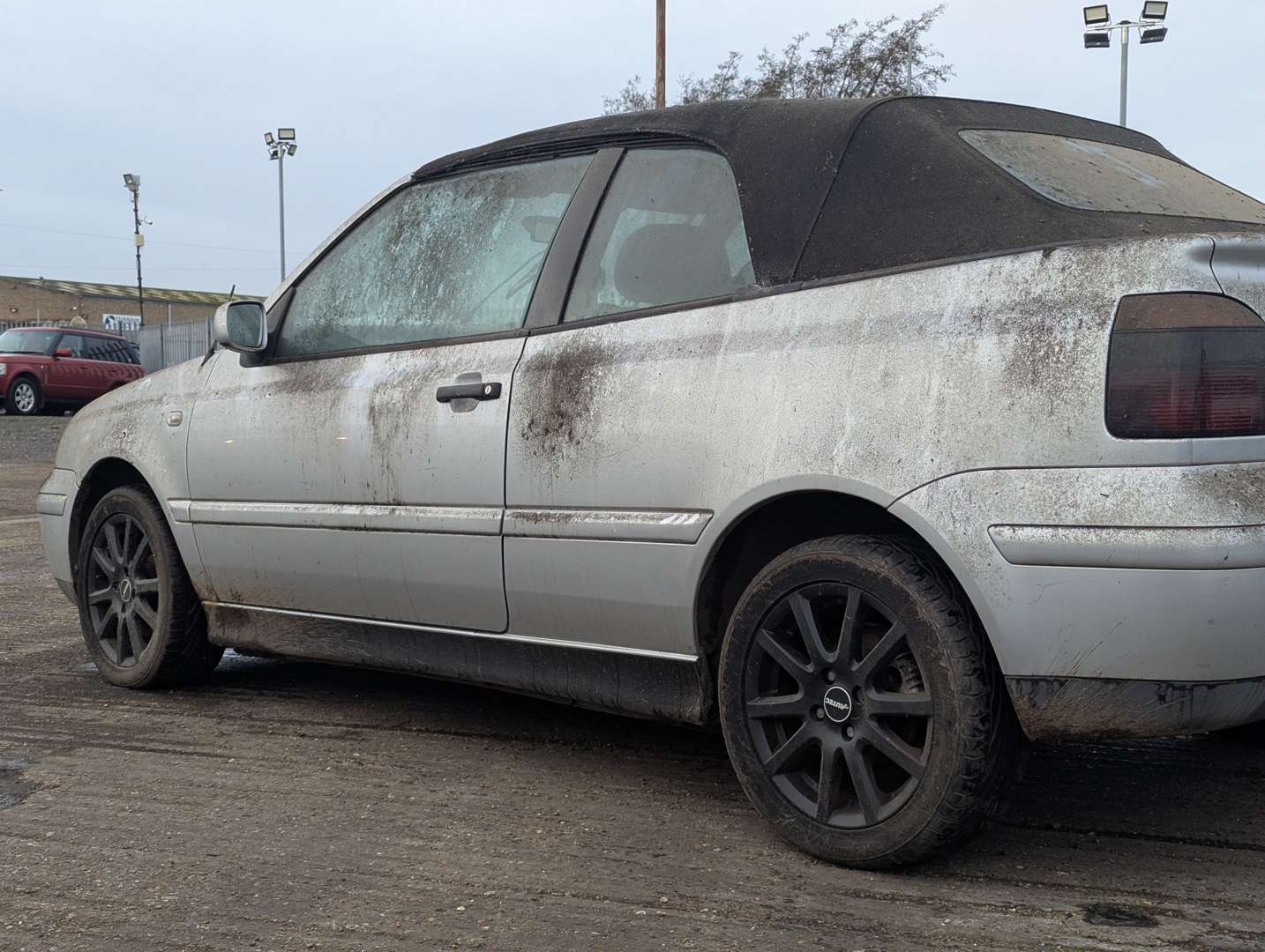<p>2001 VW GOLF CABRIOLET AVANTGARDE</p>