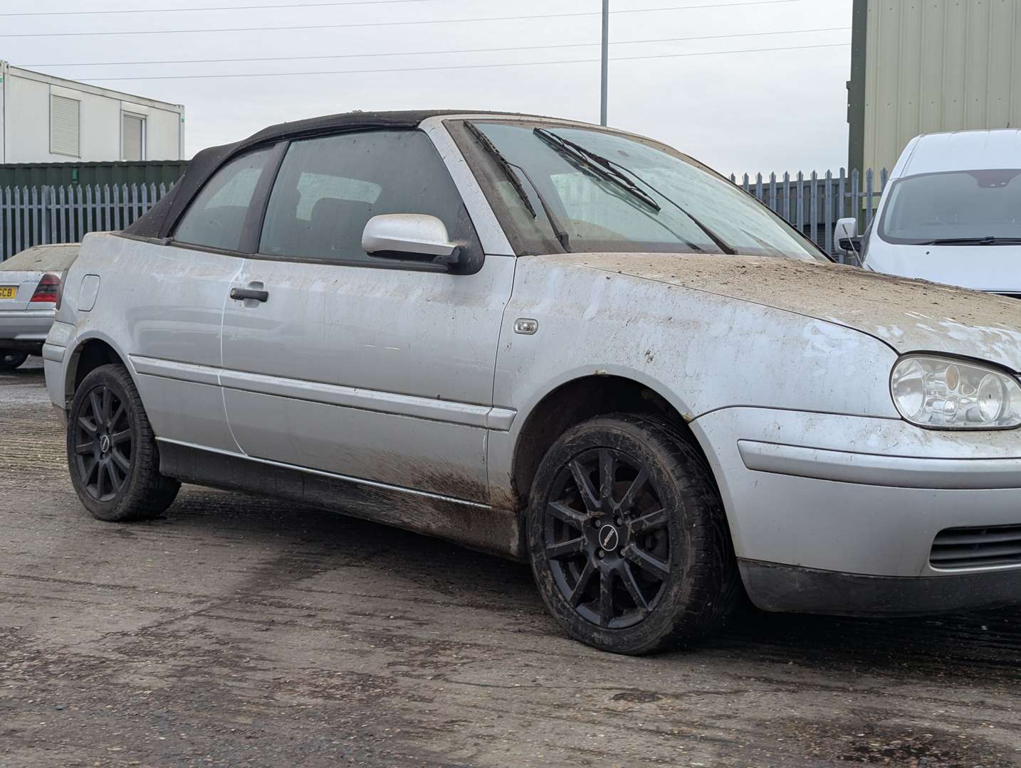 <p>2001 VW GOLF CABRIOLET AVANTGARDE</p>