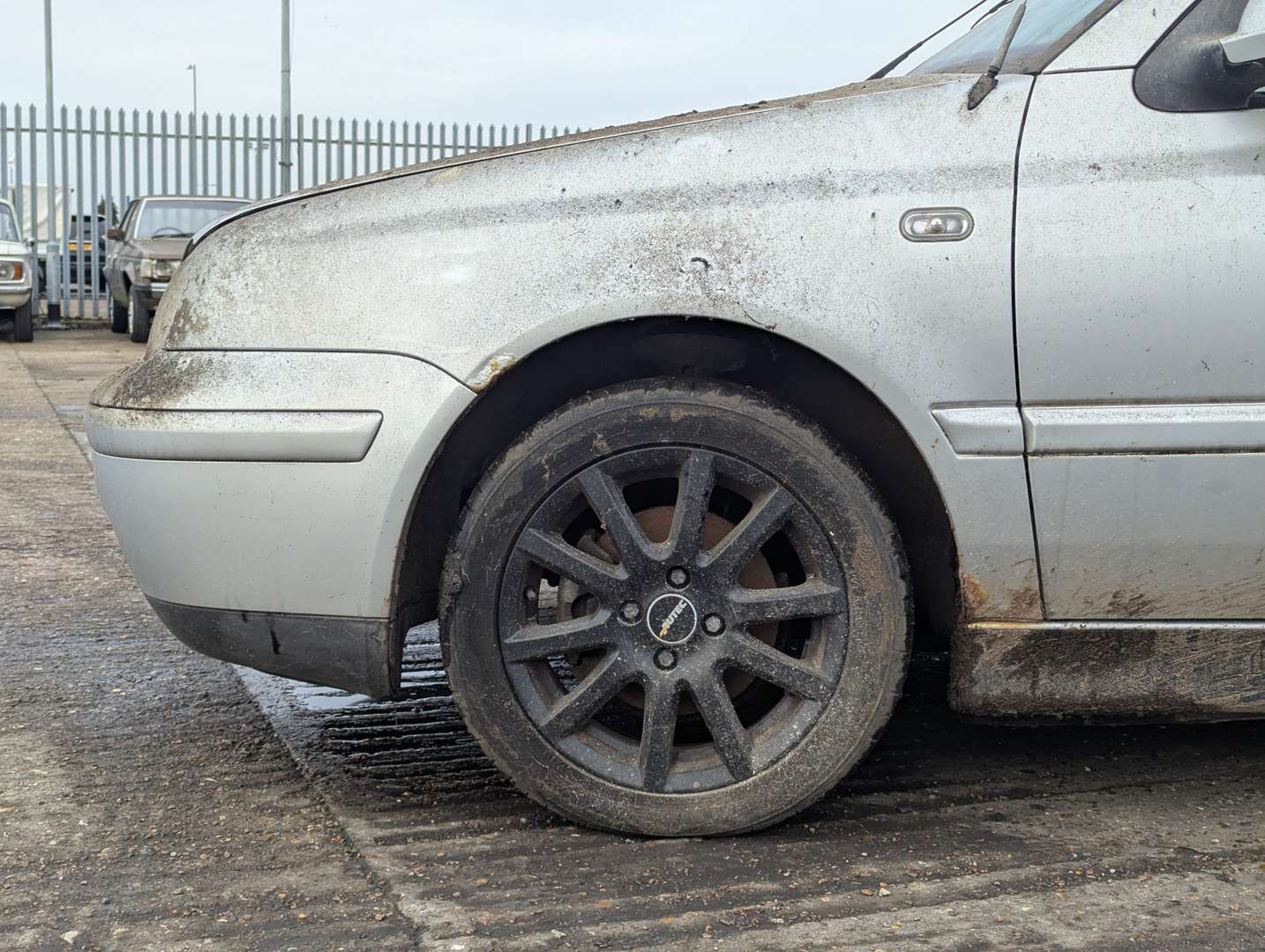 <p>2001 VW GOLF CABRIOLET AVANTGARDE</p>