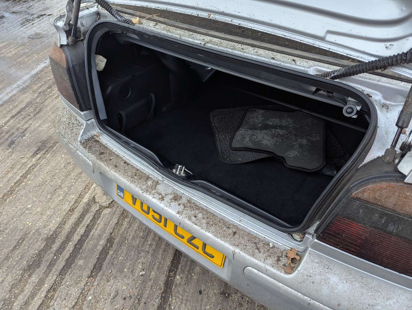 <p>2001 VW GOLF CABRIOLET AVANTGARDE</p>