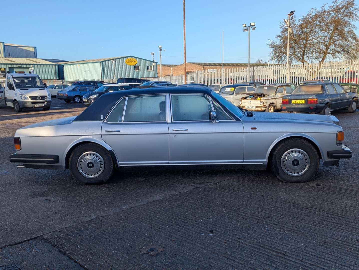 <p>1985 ROLLS ROYCE SILVER SPIRIT</p>