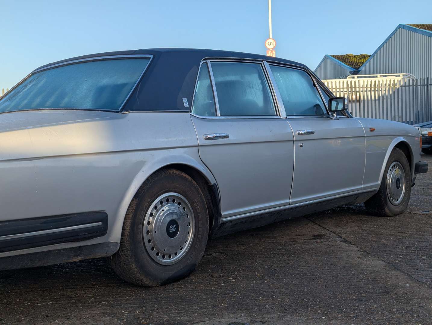 <p>1985 ROLLS ROYCE SILVER SPIRIT</p>