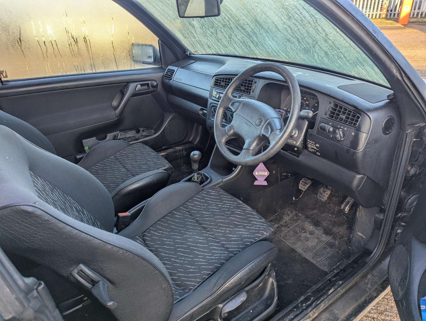 <p>1997 VW GOLF CABRIOLET</p>