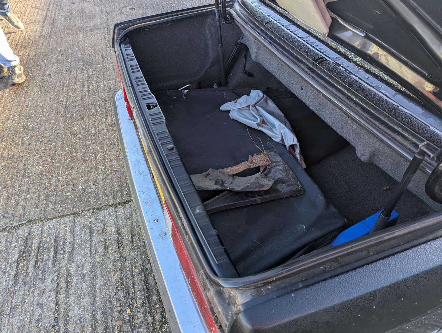 <p>1990 BMW E30 320I CONVERTIBLE</p>