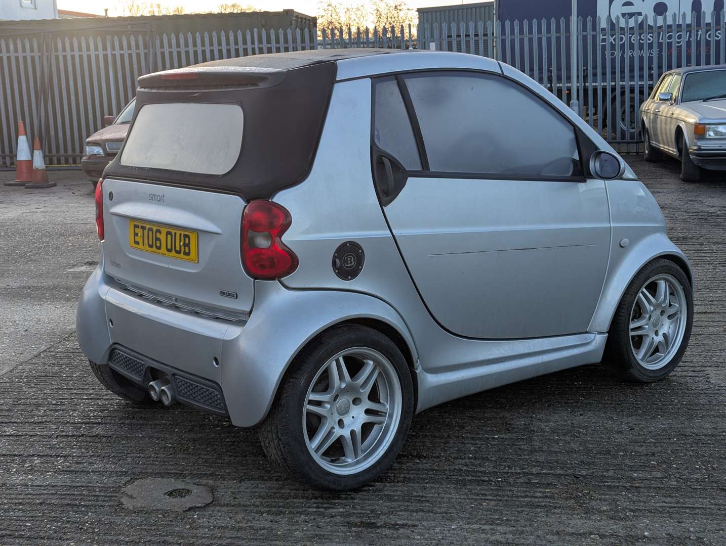 <p>2006 SMART FORTWO BRABUS 74 AUTO</p>