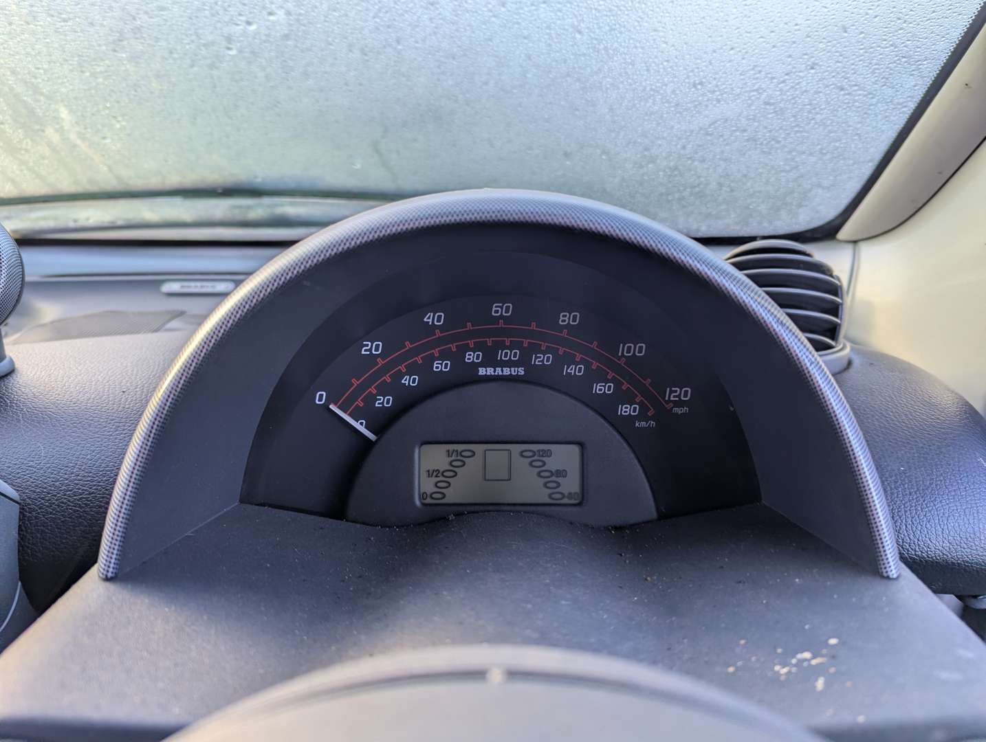 <p>2006 SMART FORTWO BRABUS 74 AUTO</p>