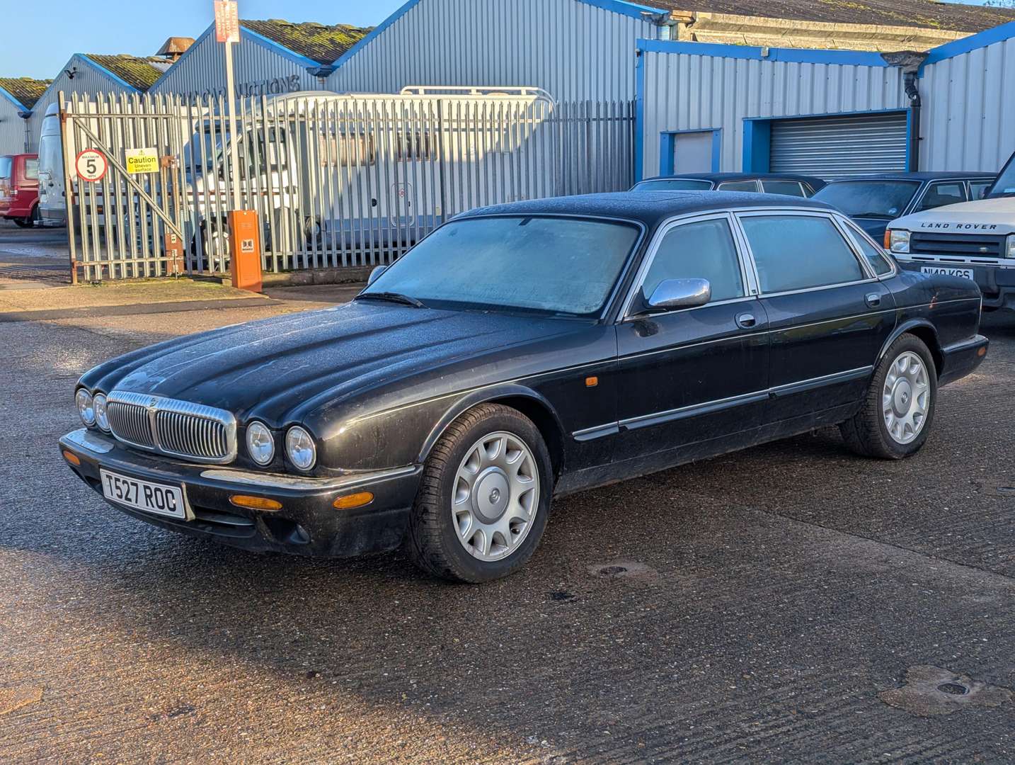 <p>1999 DAIMLER SUPER 4.0 V8 AUTO</p>