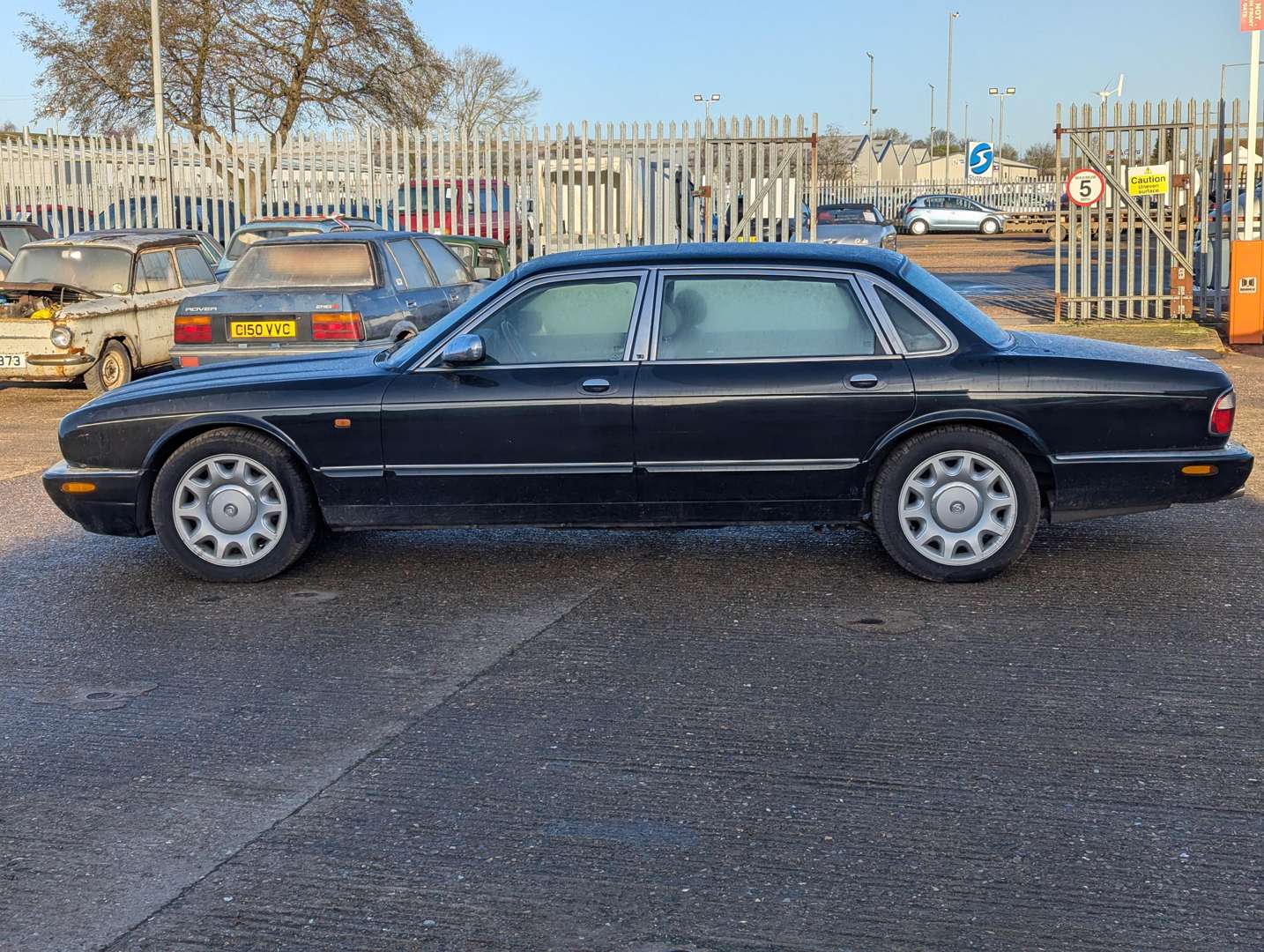 <p>1999 DAIMLER SUPER 4.0 V8 AUTO</p>