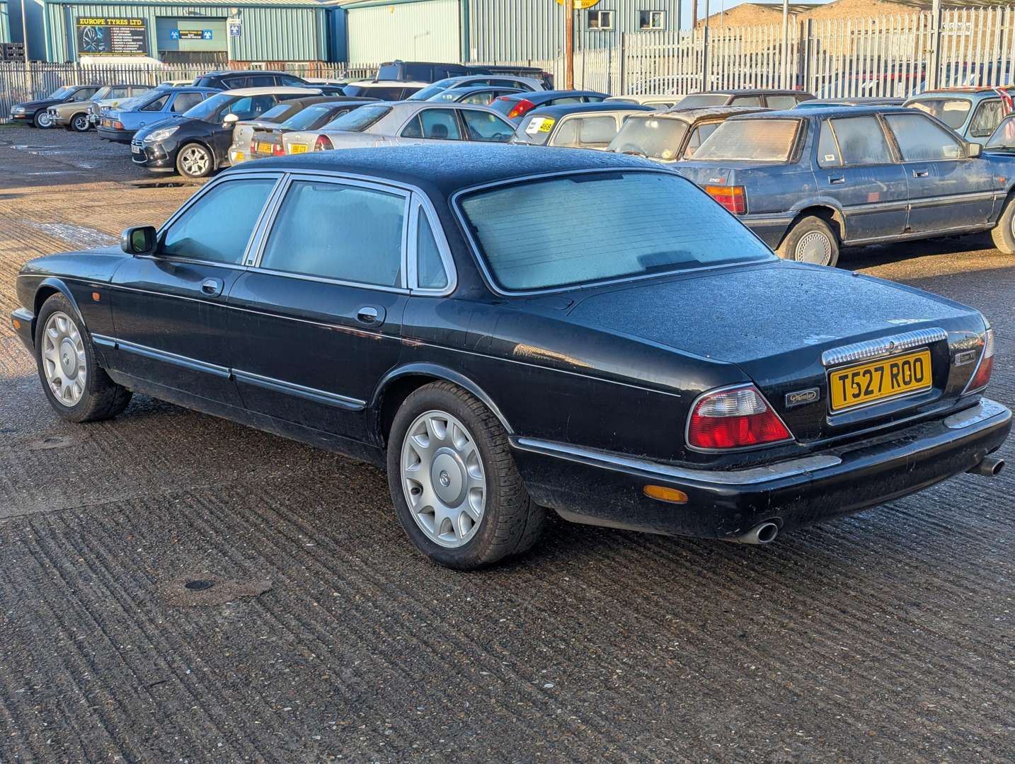 <p>1999 DAIMLER SUPER 4.0 V8 AUTO</p>