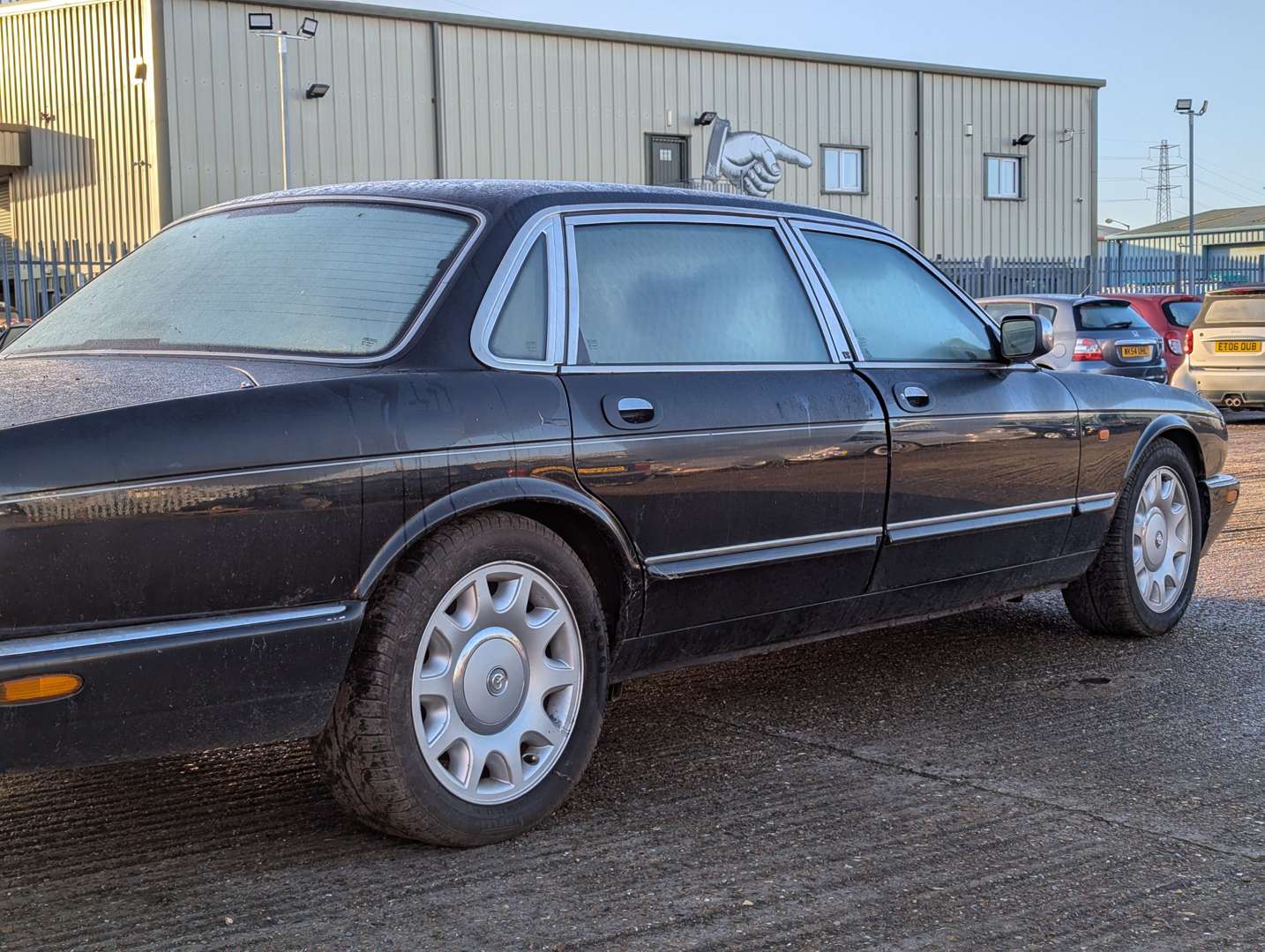 <p>1999 DAIMLER SUPER 4.0 V8 AUTO</p>