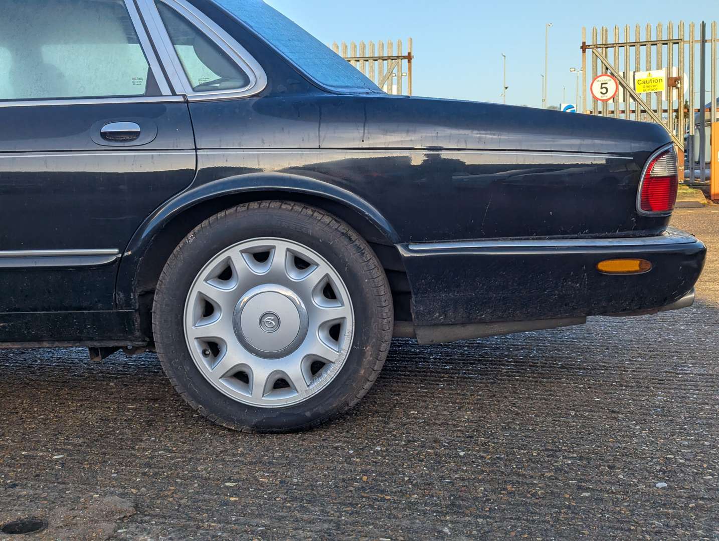 <p>1999 DAIMLER SUPER 4.0 V8 AUTO</p>