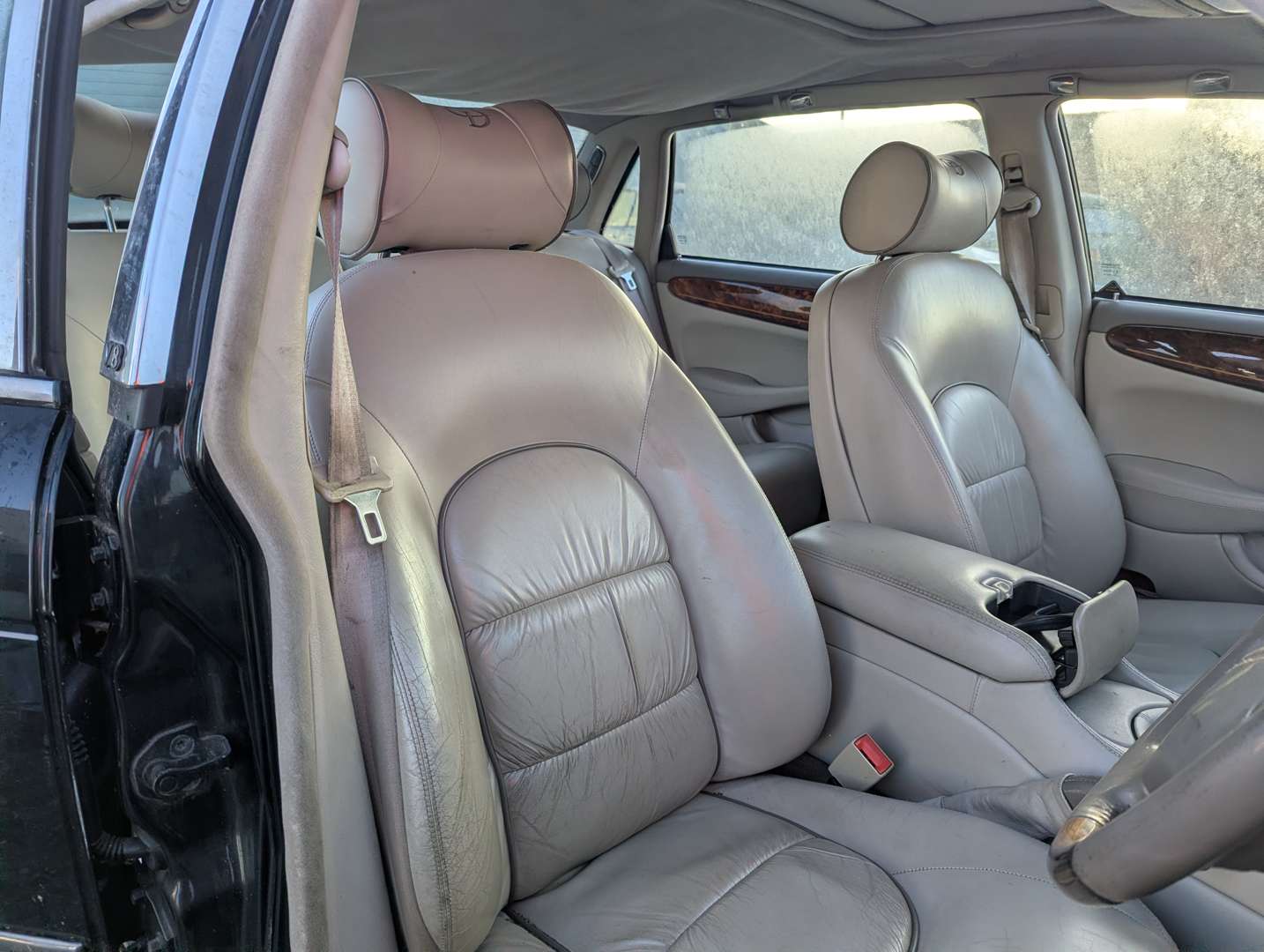 <p>1999 DAIMLER SUPER 4.0 V8 AUTO</p>