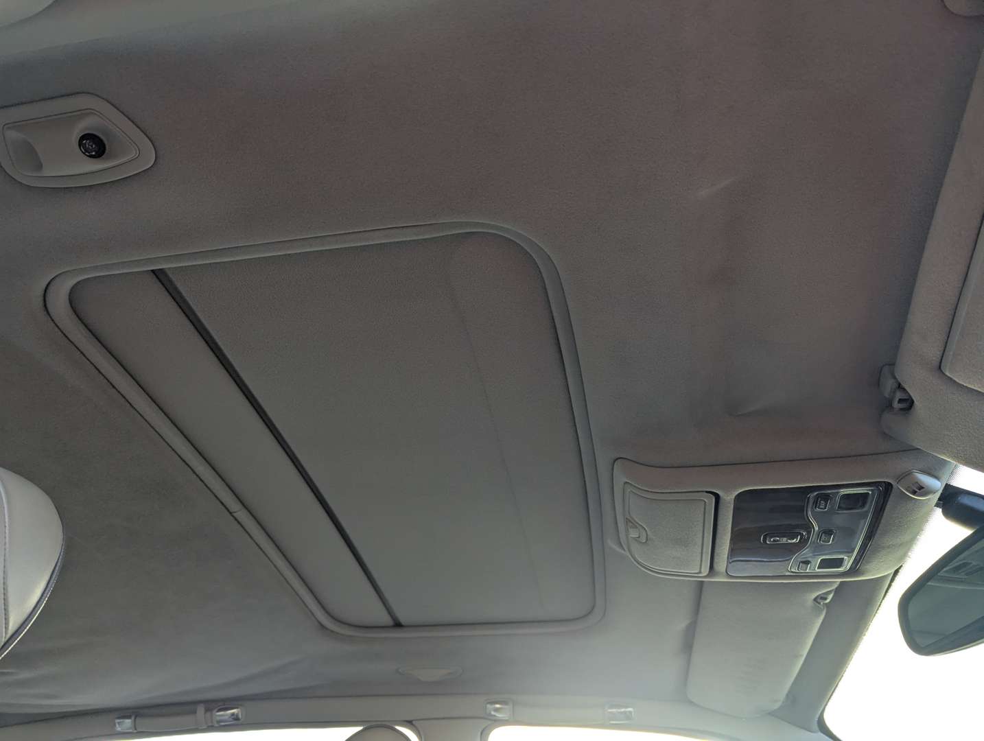 <p>1999 DAIMLER SUPER 4.0 V8 AUTO</p>