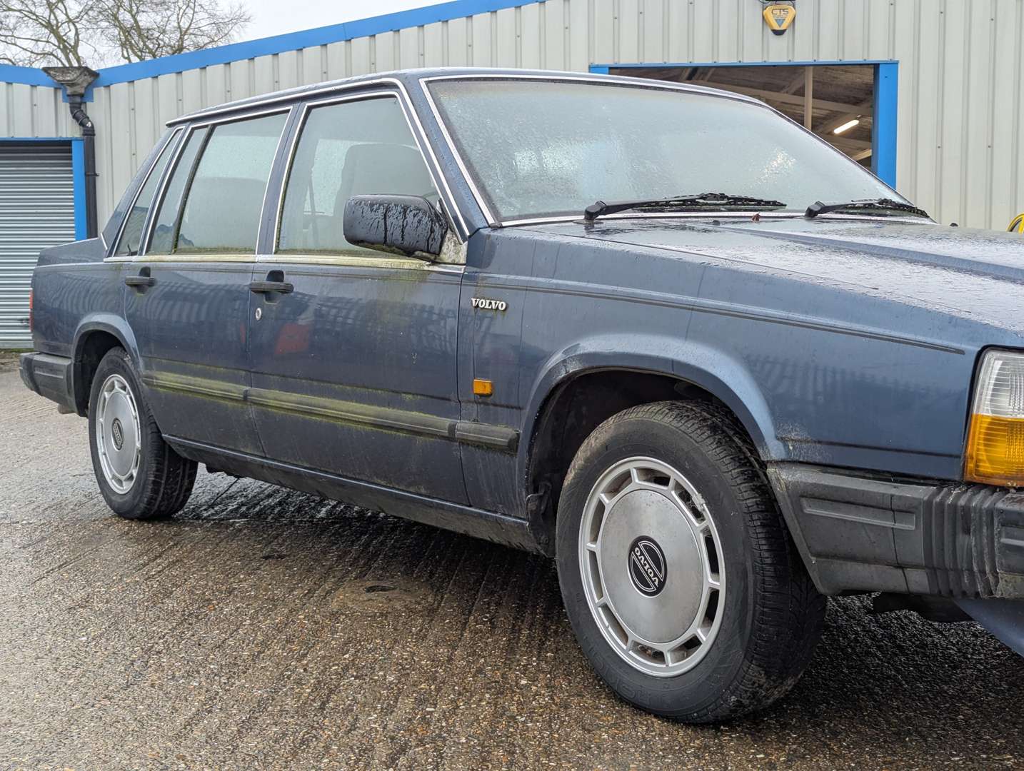 <p>1989 VOLVO 740 GLE AUTO</p>