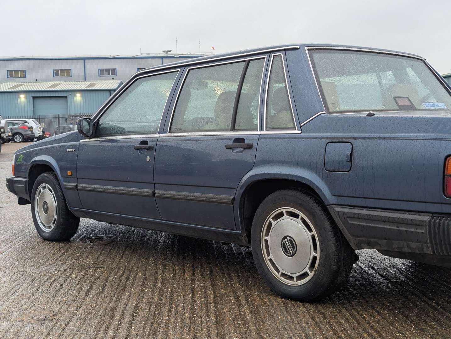 <p>1989 VOLVO 740 GLE AUTO</p>