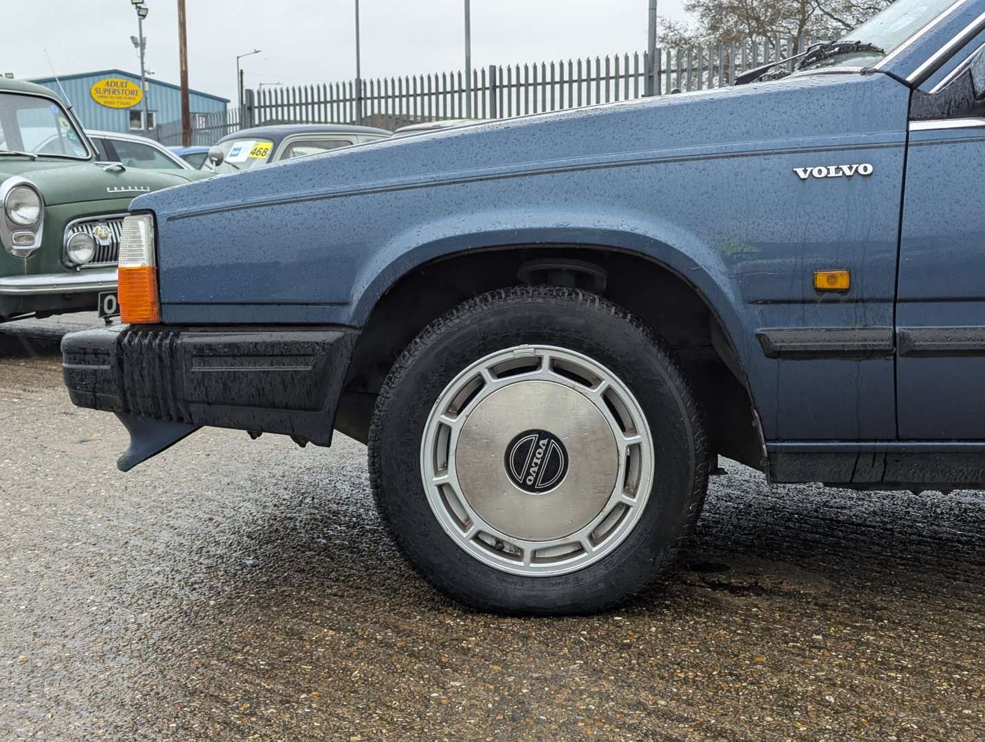 <p>1989 VOLVO 740 GLE AUTO</p>