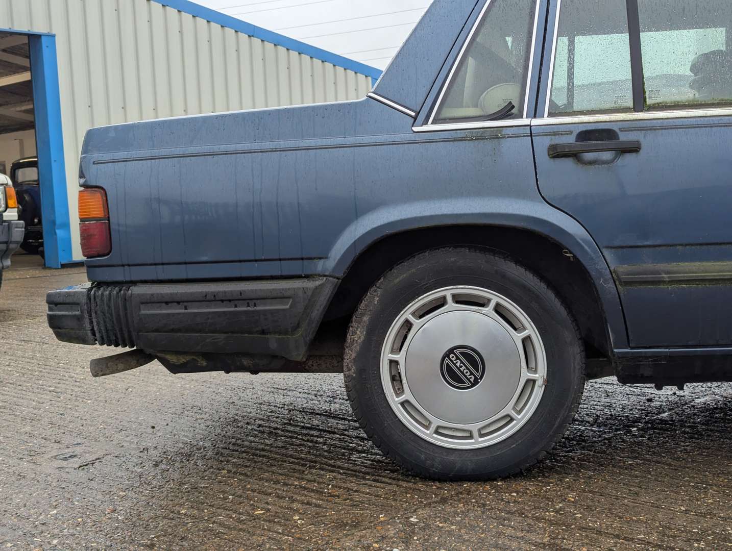 <p>1989 VOLVO 740 GLE AUTO</p>