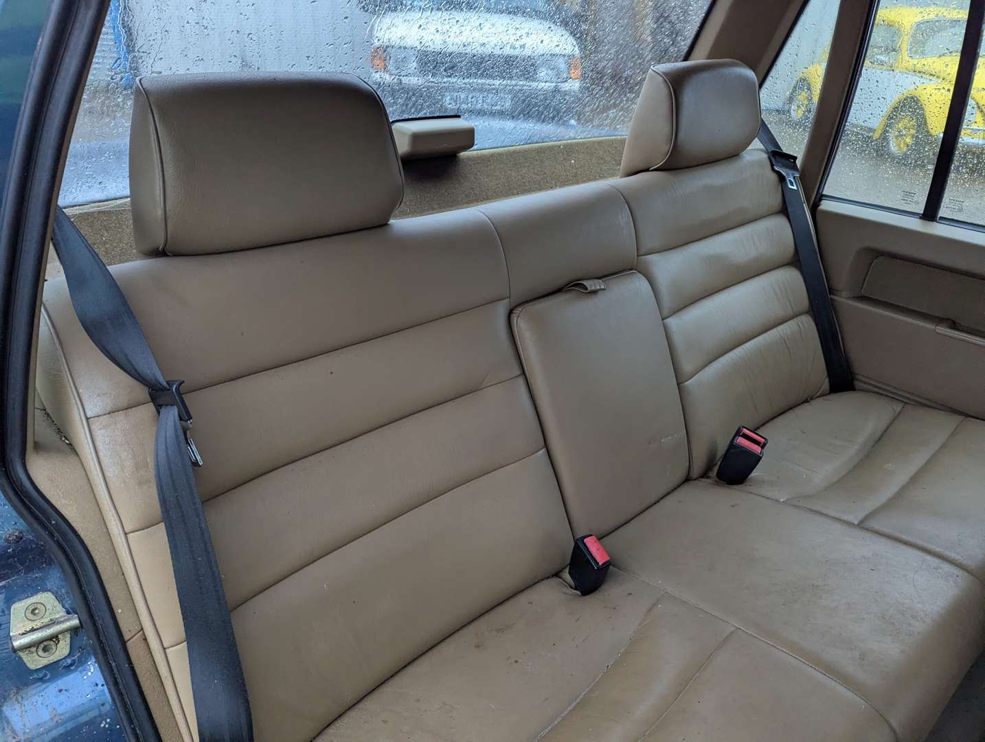 <p>1989 VOLVO 740 GLE AUTO</p>