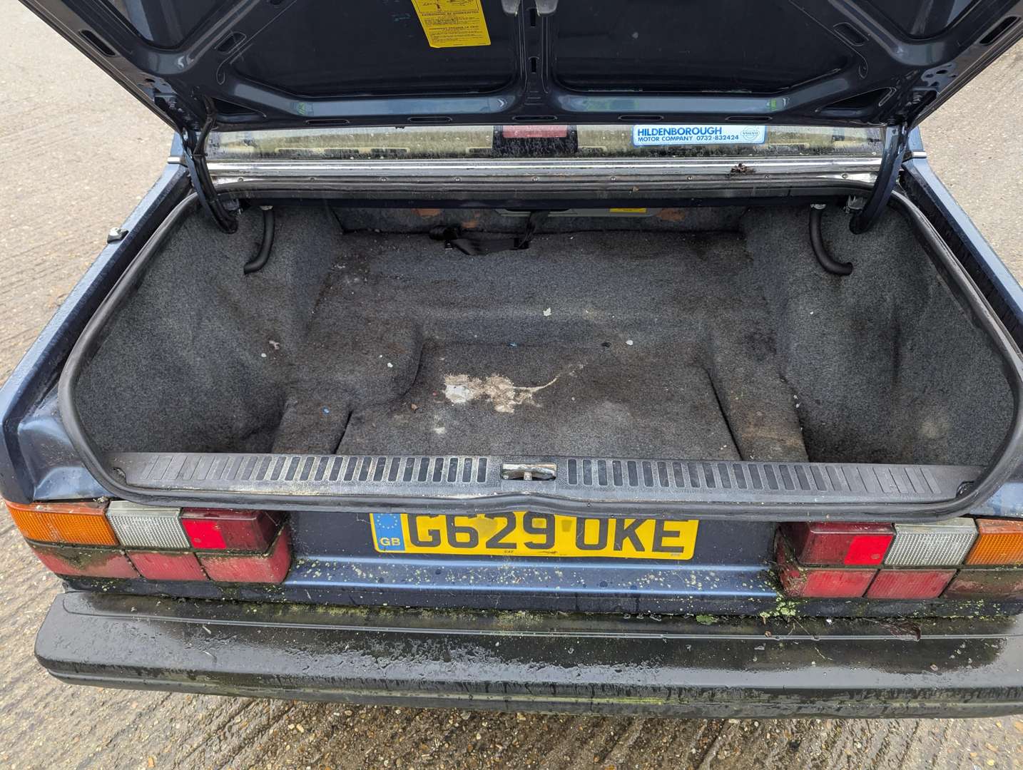 <p>1989 VOLVO 740 GLE AUTO</p>