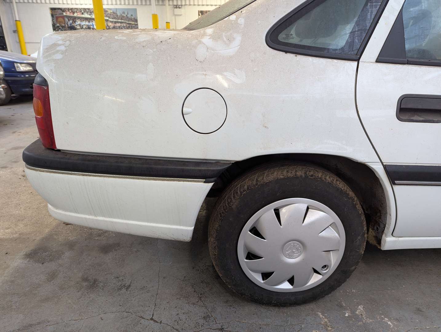 <p>1993 VAUXHALL CAVALIER GLS AUTO</p>