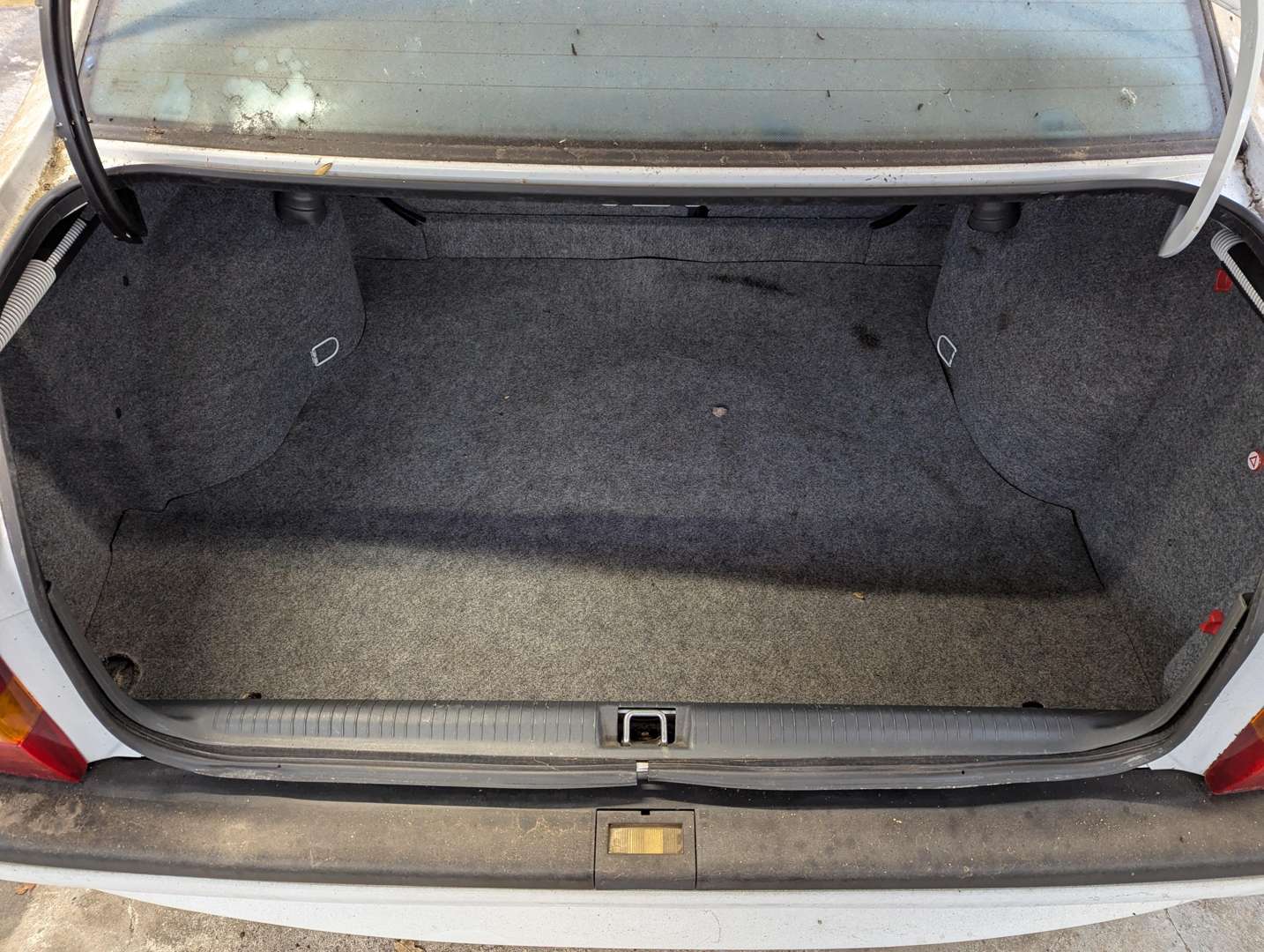 <p>1993 VAUXHALL CAVALIER GLS AUTO</p>