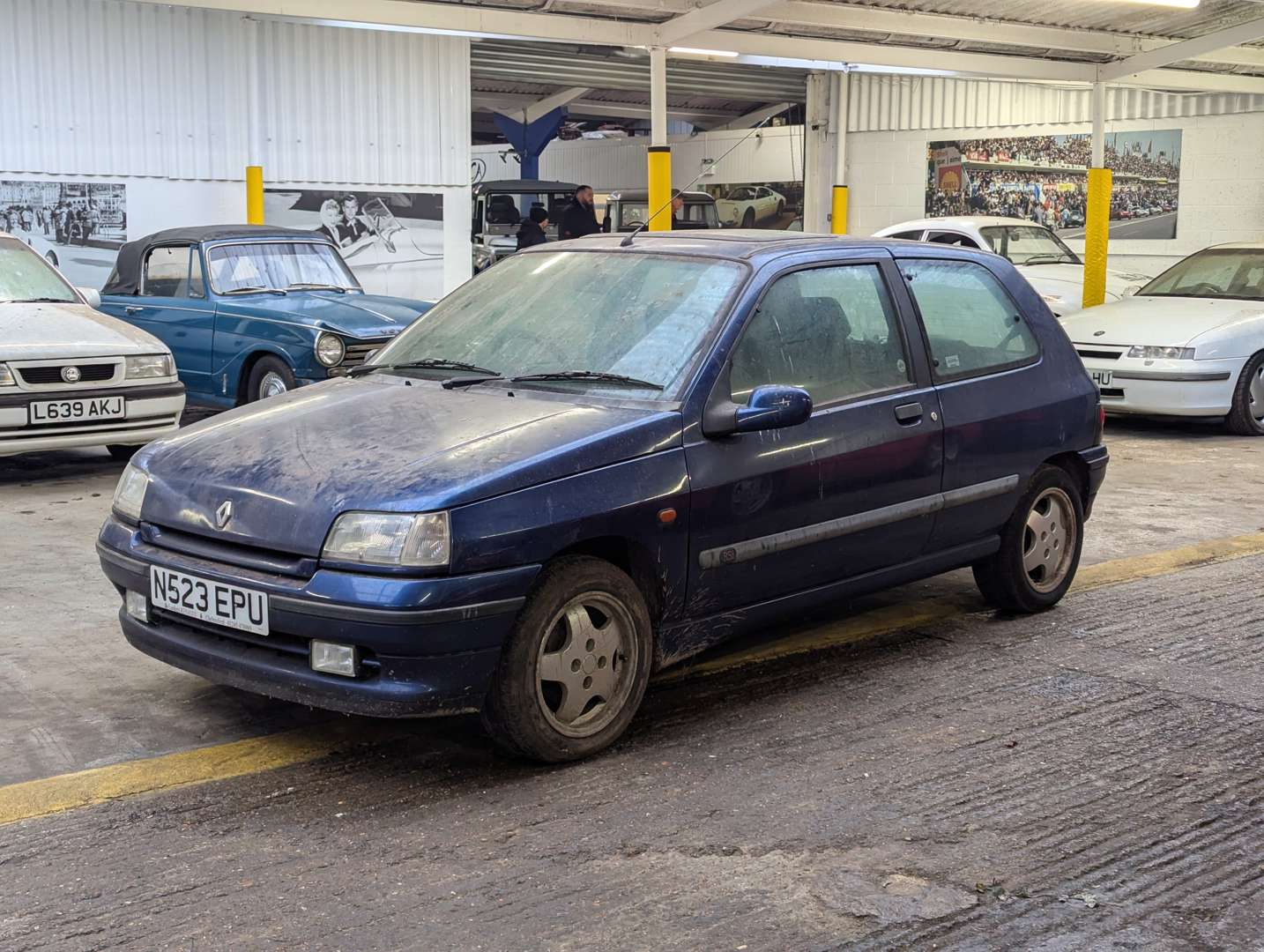 <p>1996 RENAULT CLIO RSI</p>