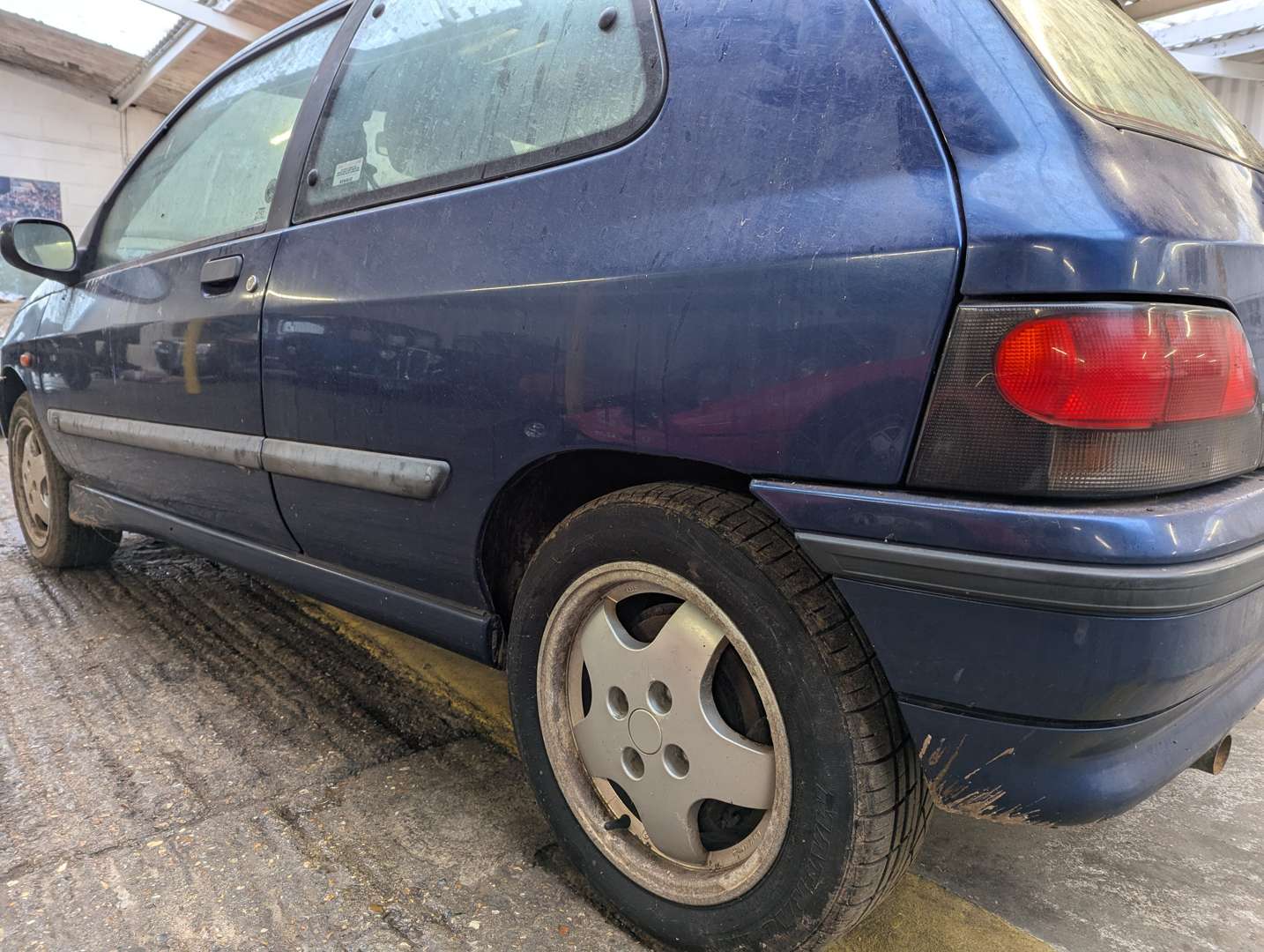 <p>1996 RENAULT CLIO RSI</p>