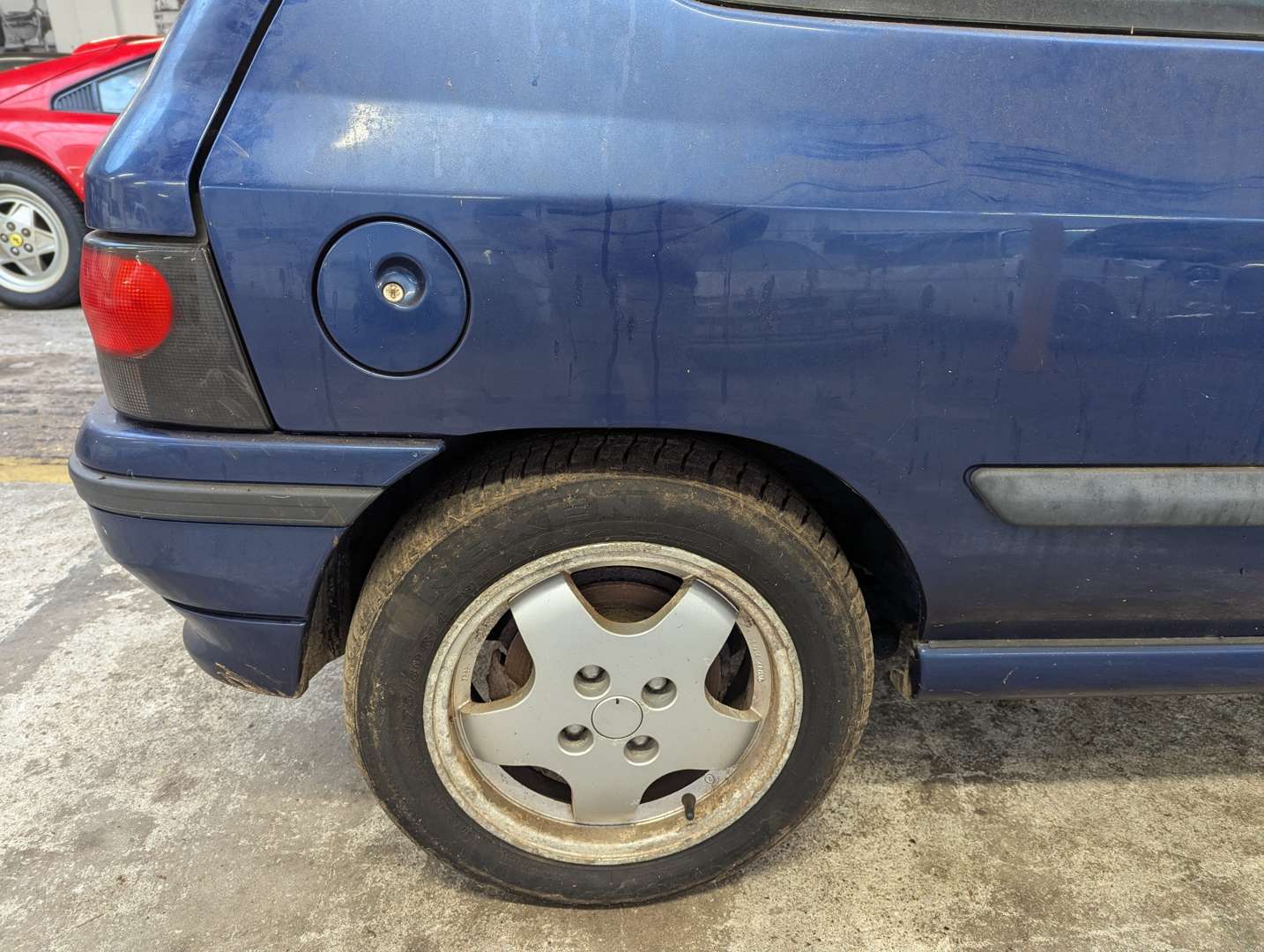 <p>1996 RENAULT CLIO RSI</p>