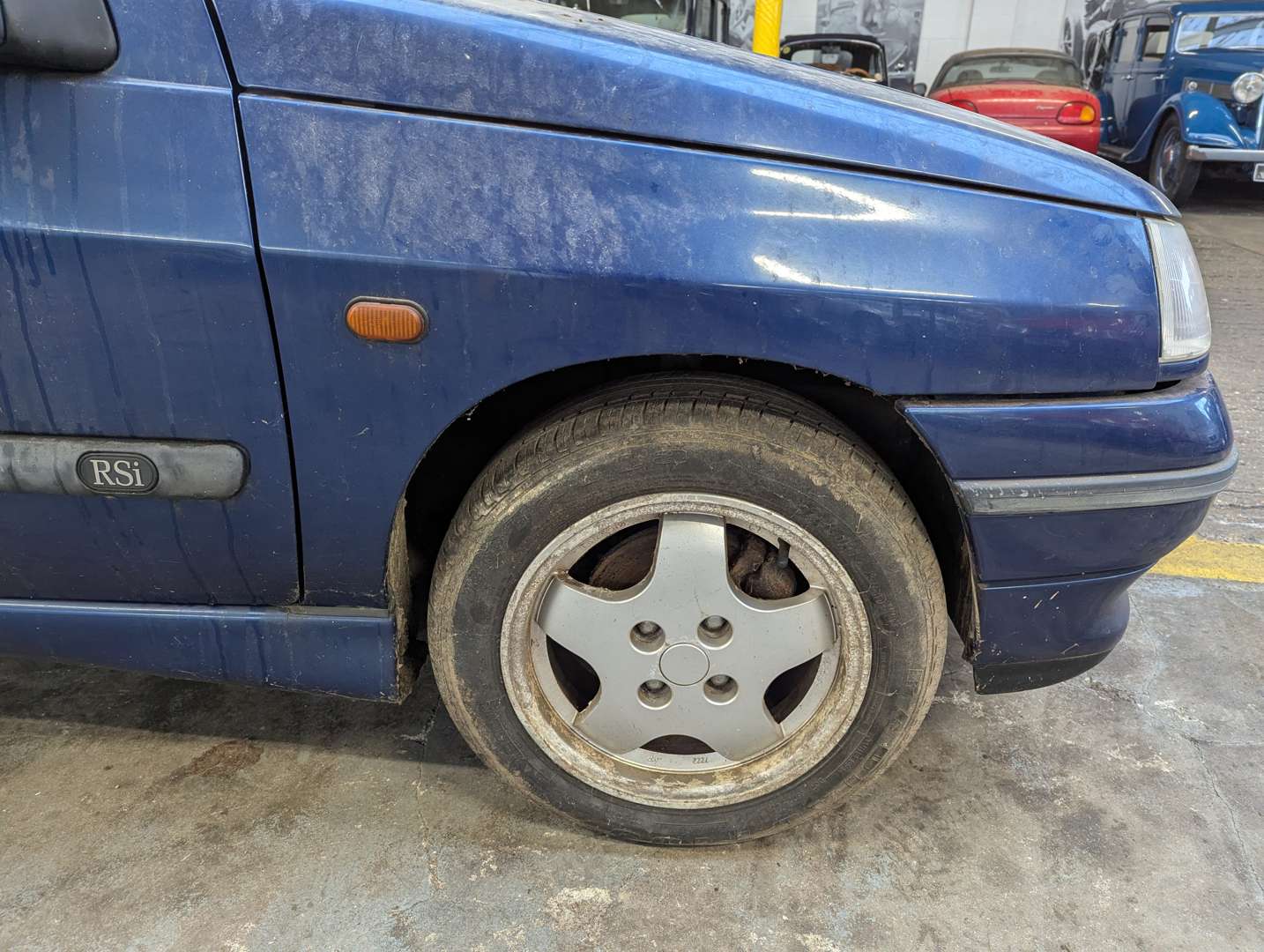 <p>1996 RENAULT CLIO RSI</p>